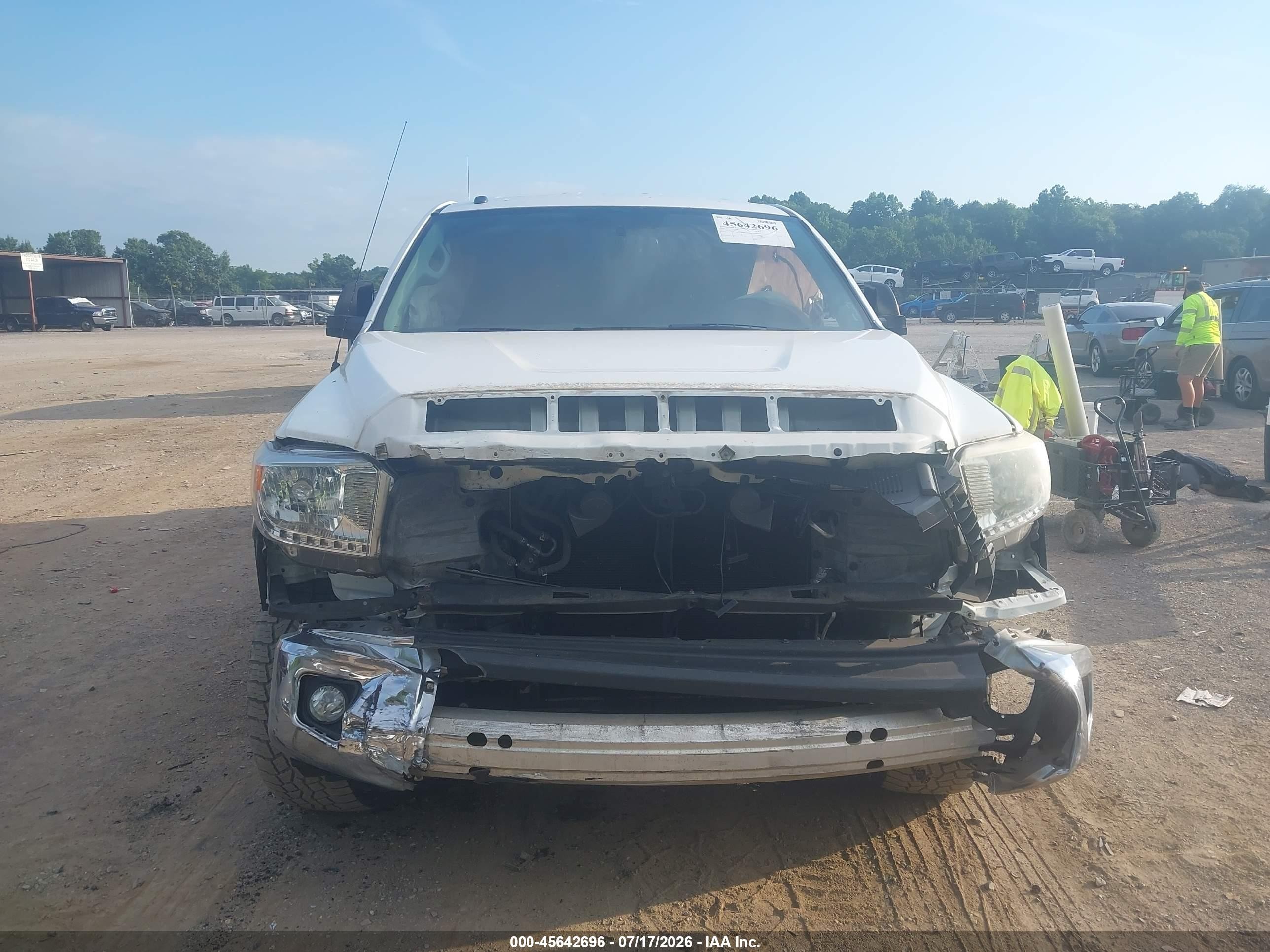 2015 Toyota Tundra Sr5 5.7l V8 White vin: 5TFUW5F14FX475664