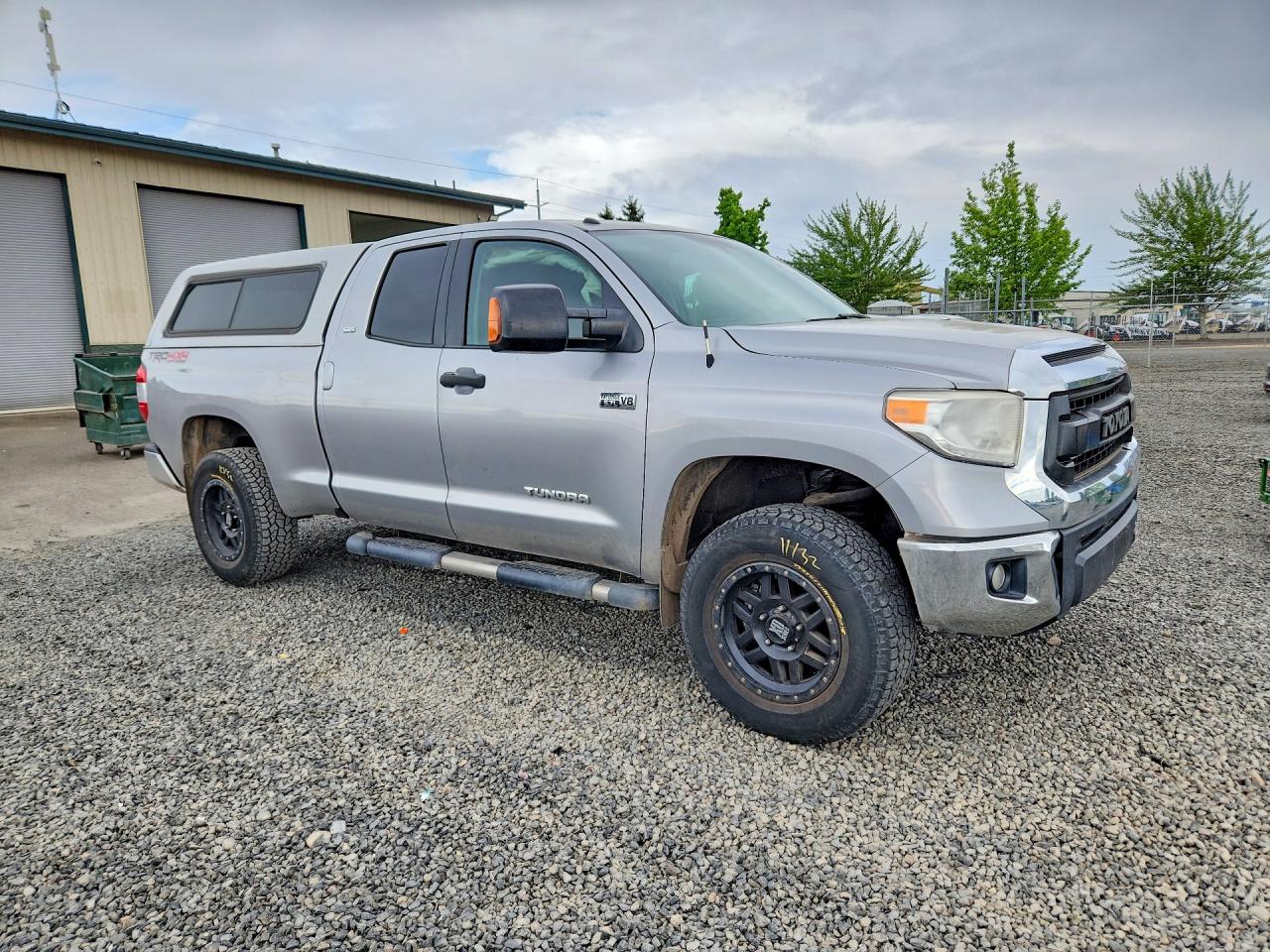 2015 Toyota Tundra Sr5 Серебряный vin: 5TFUW5F14FX487149