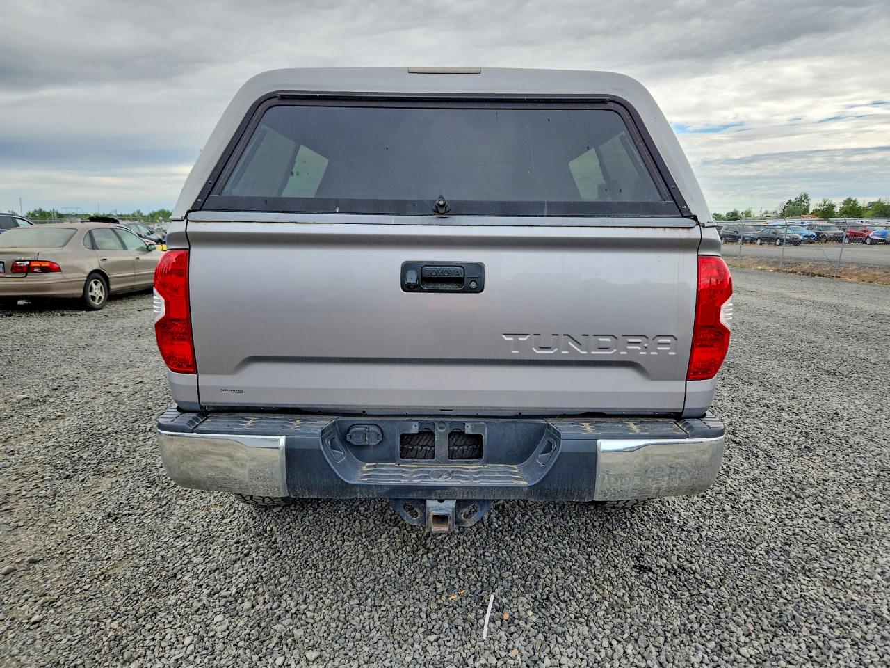 2015 Toyota Tundra Sr5 Серебряный vin: 5TFUW5F14FX487149