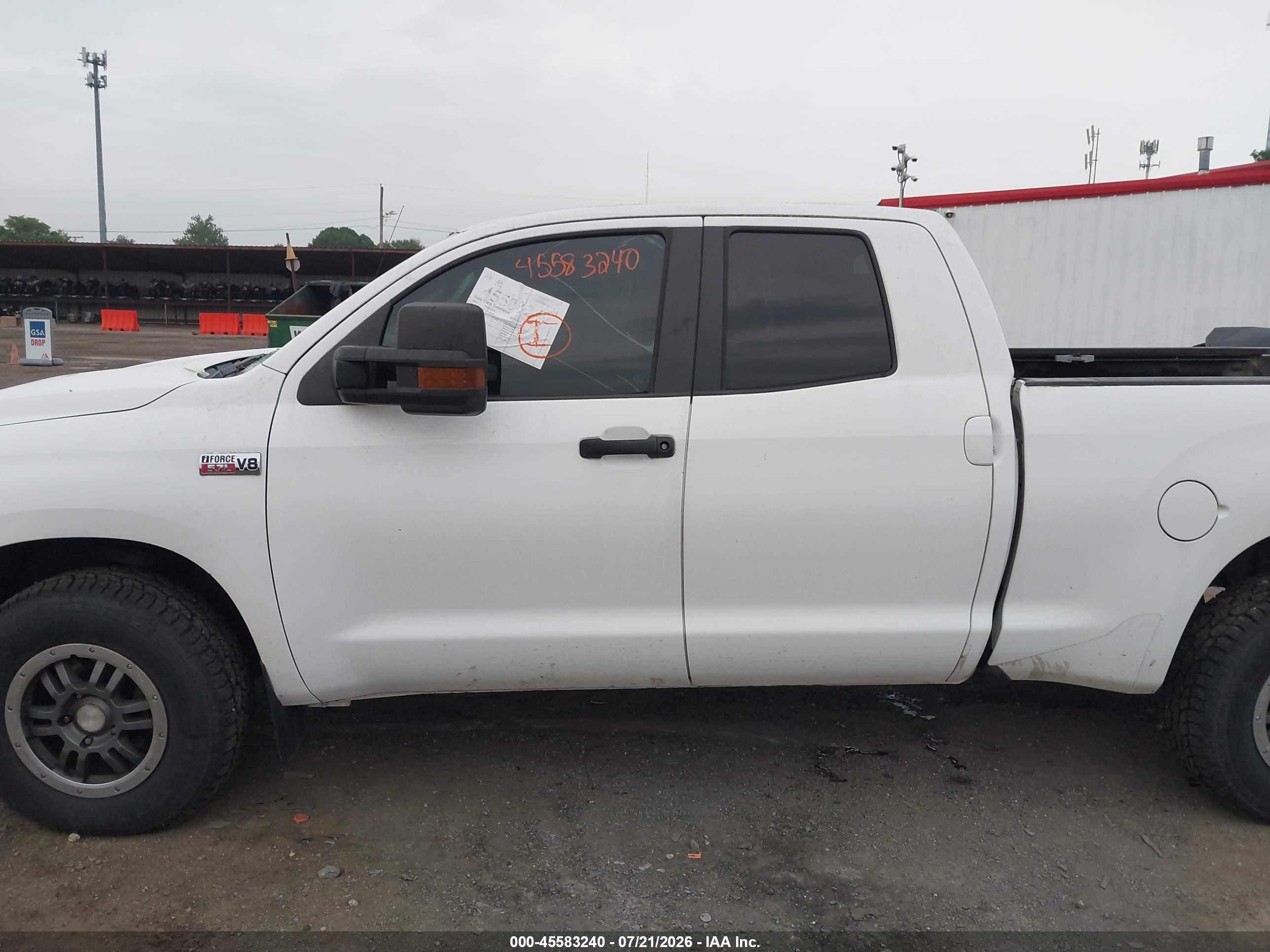 2011 Toyota Tundra Grade 5.7l V8 White vin: 5TFUW5F15BX190076