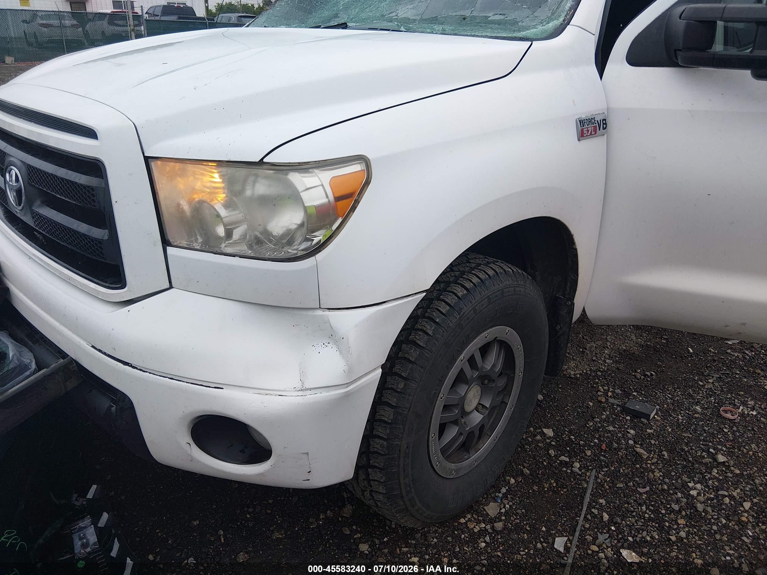 2011 Toyota Tundra Grade 5.7l V8 White vin: 5TFUW5F15BX190076