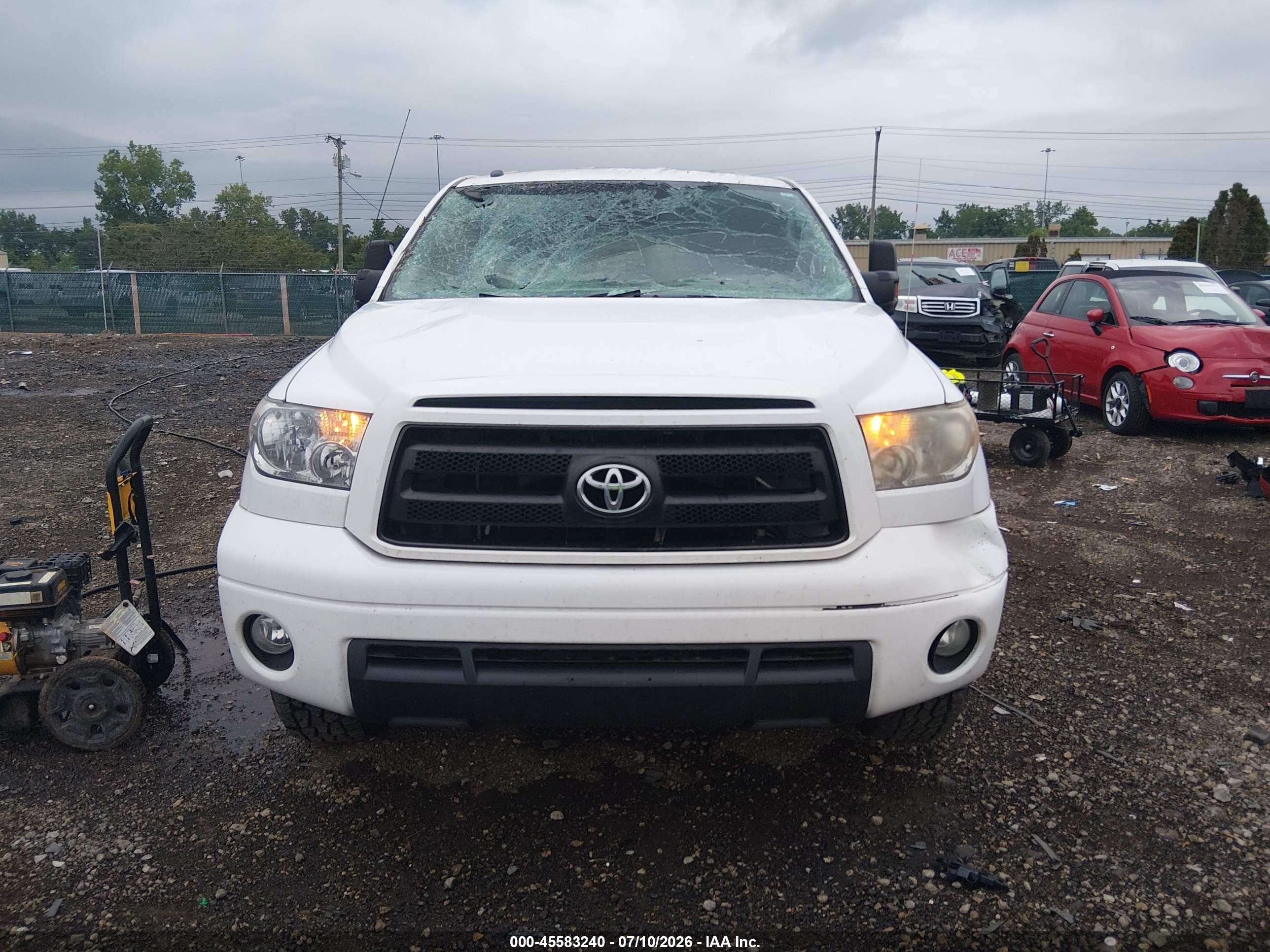 2011 Toyota Tundra Grade 5.7l V8 White vin: 5TFUW5F15BX190076