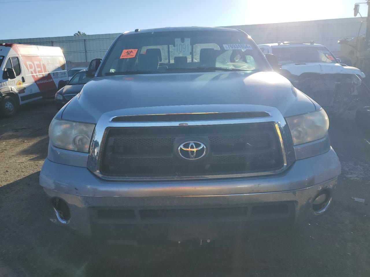 2011 Toyota Tundra Double Cab Sr5 Silver vin: 5TFUW5F15BX194483