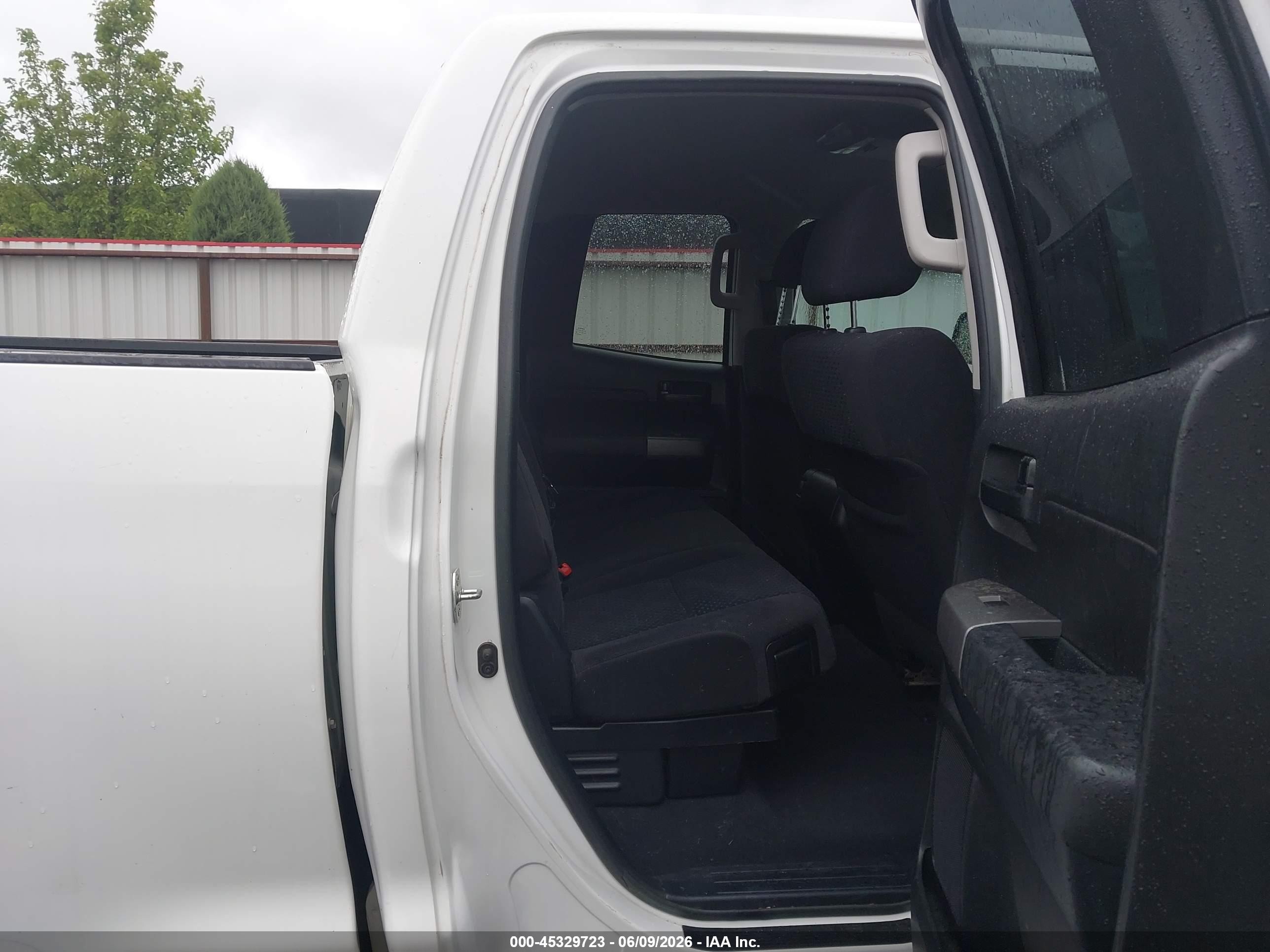 2013 Toyota Tundra Grade 5.7l V8 Белый vin: 5TFUW5F15DX285515