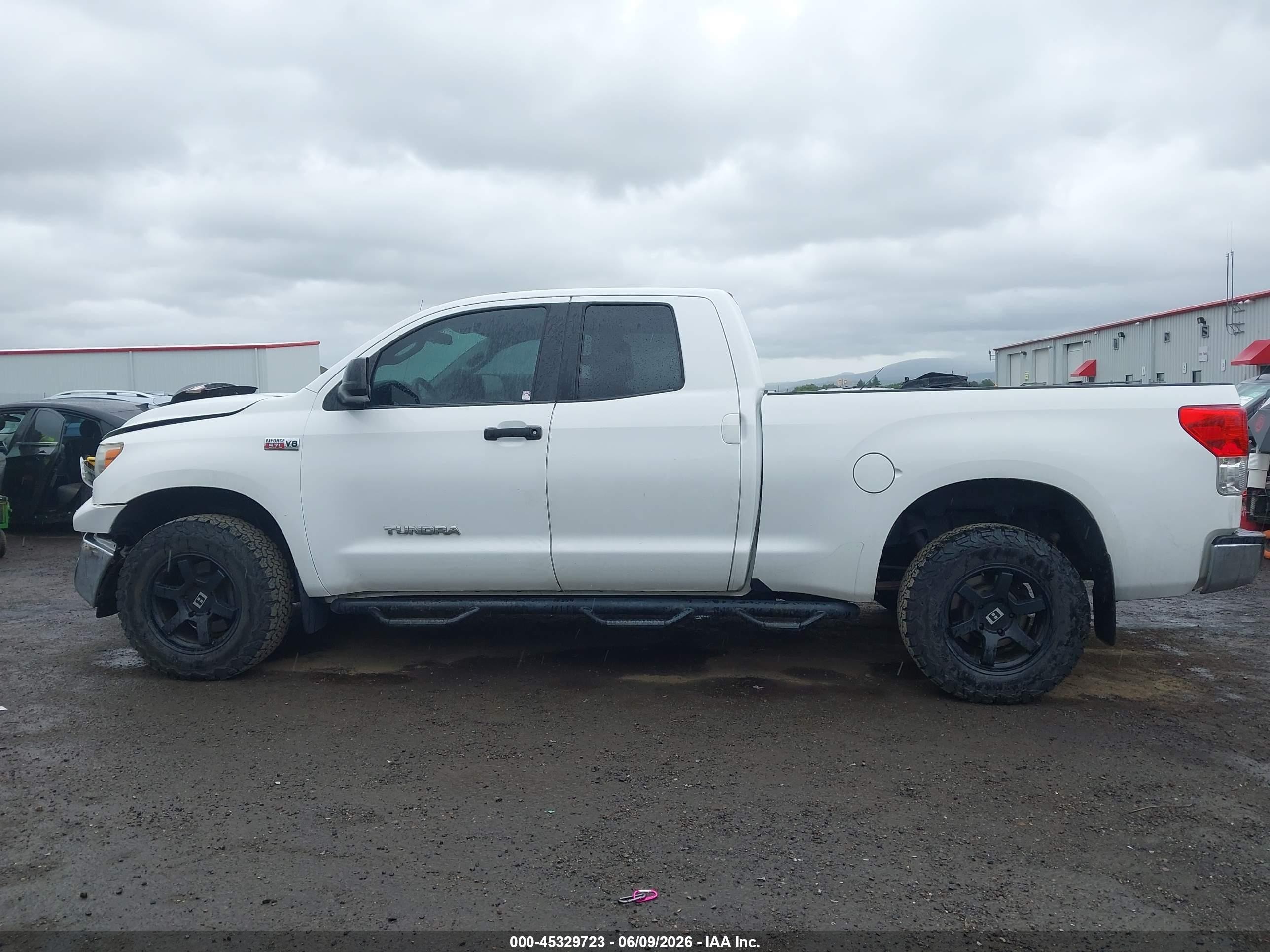 2013 Toyota Tundra Grade 5.7l V8 Белый vin: 5TFUW5F15DX285515