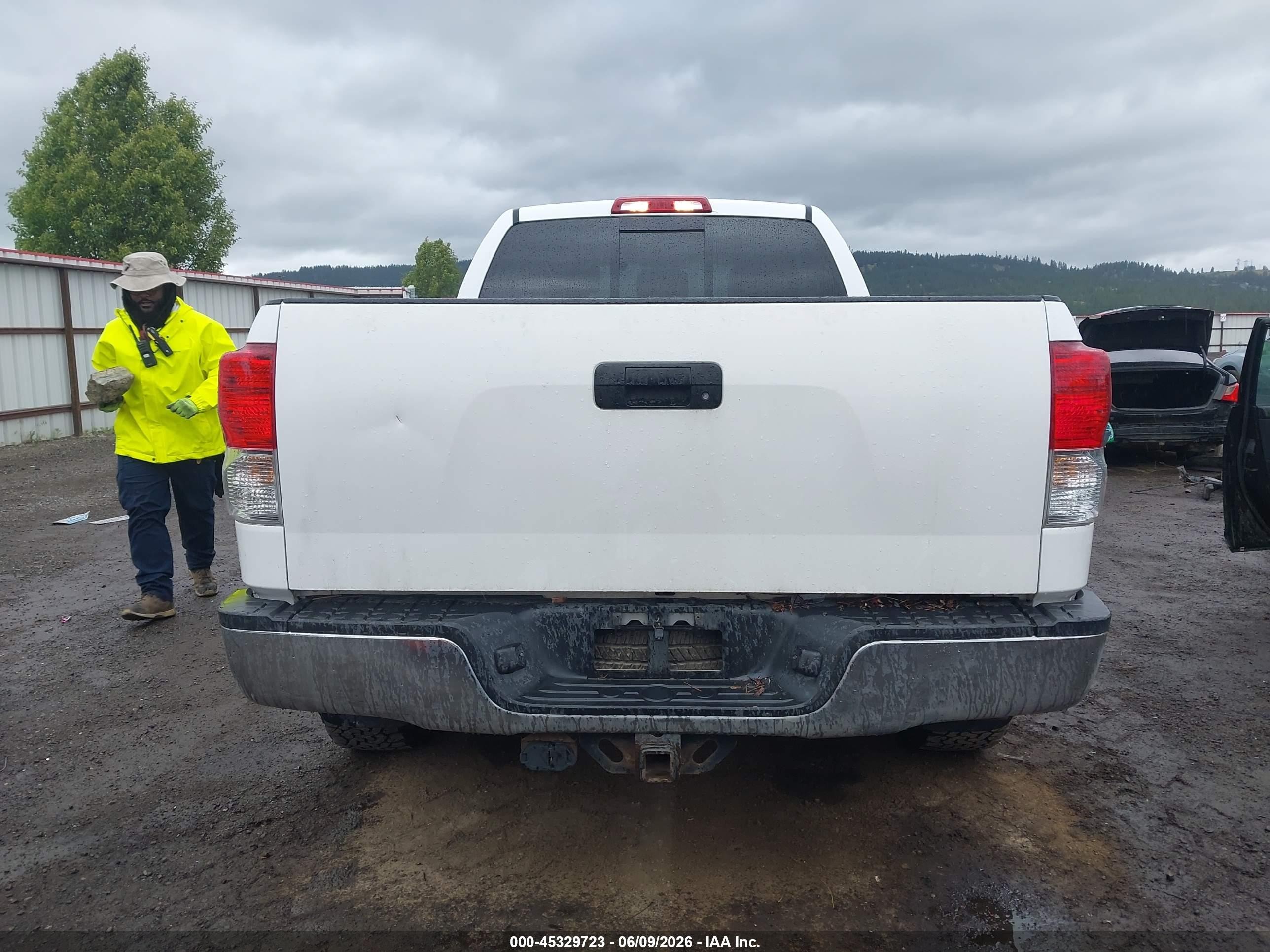 2013 Toyota Tundra Grade 5.7l V8 Белый vin: 5TFUW5F15DX285515