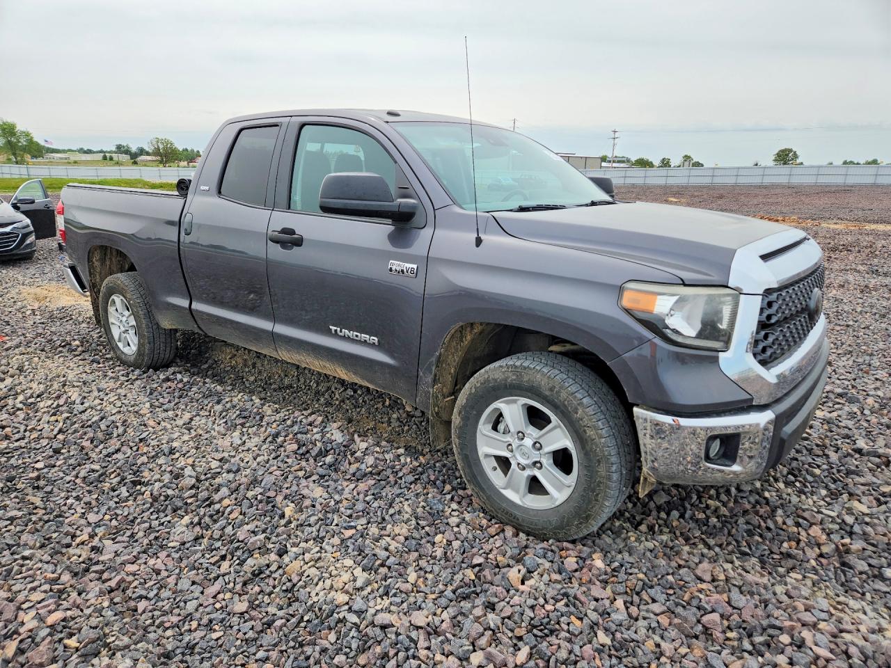 2018 Toyota Tundra Sr5 Серый vin: 5TFUW5F15JX743355