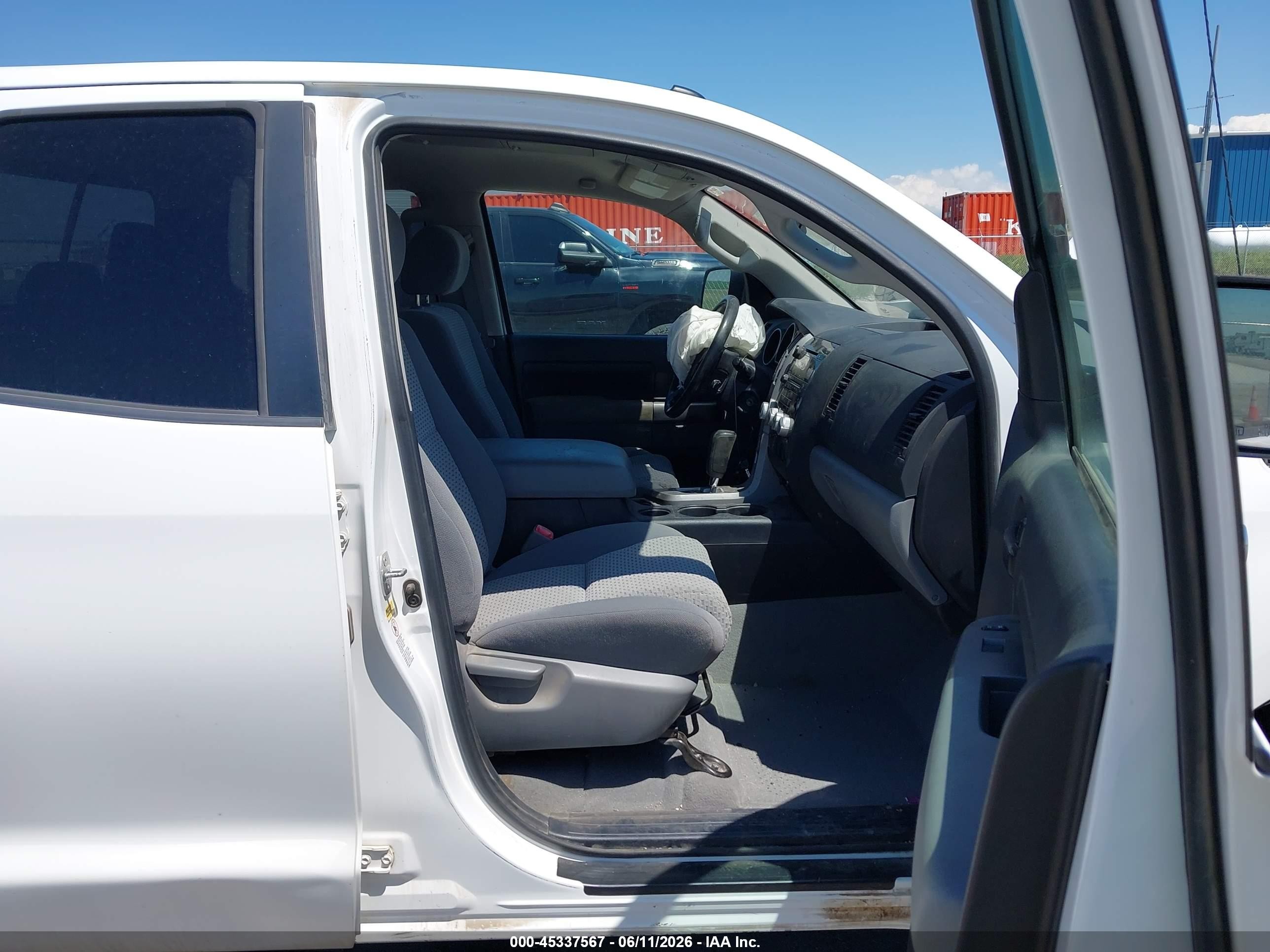 2010 Toyota Tundra Grade 5.7l V8 White vin: 5TFUW5F16AX142682