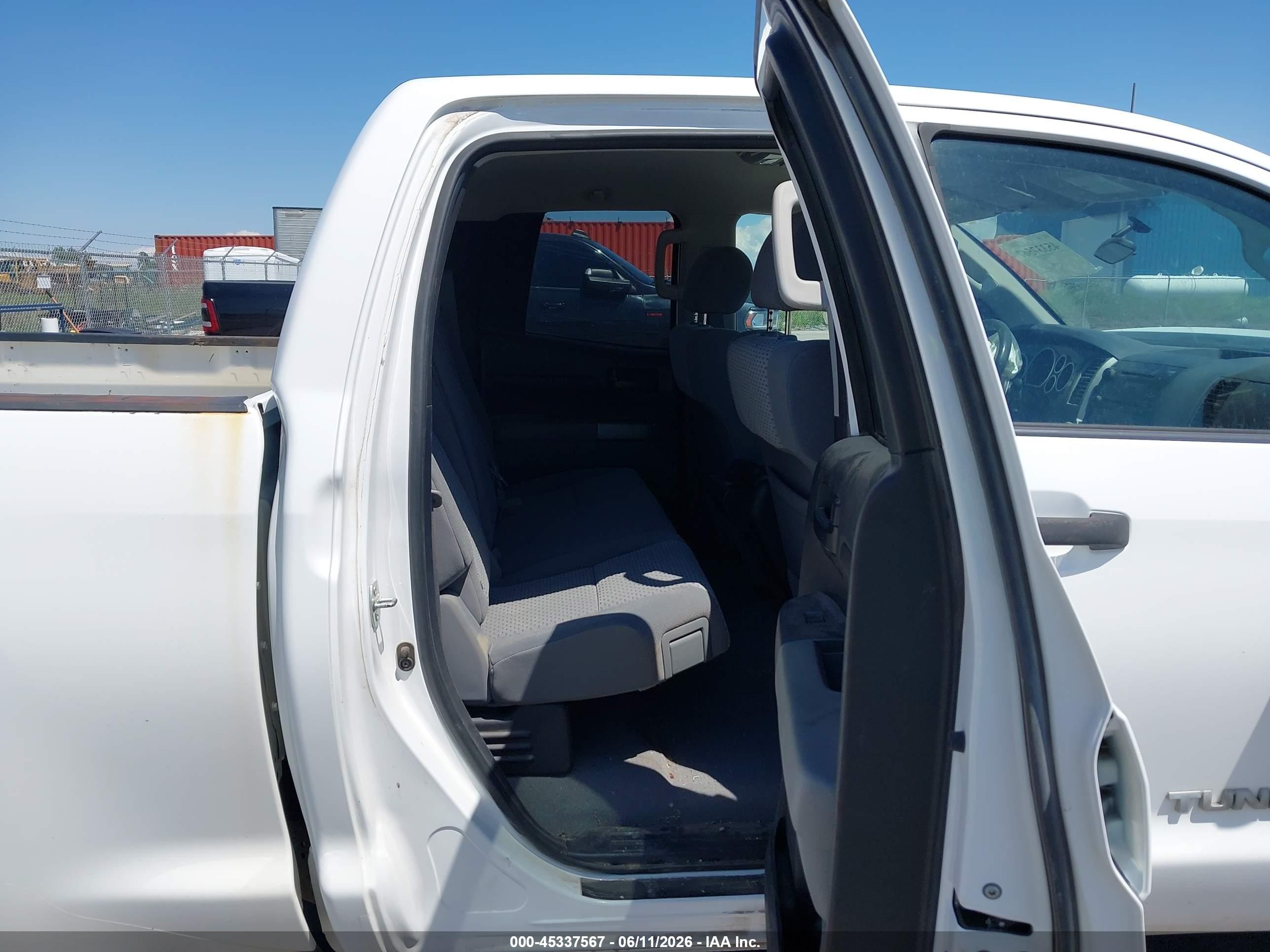 2010 Toyota Tundra Grade 5.7l V8 White vin: 5TFUW5F16AX142682