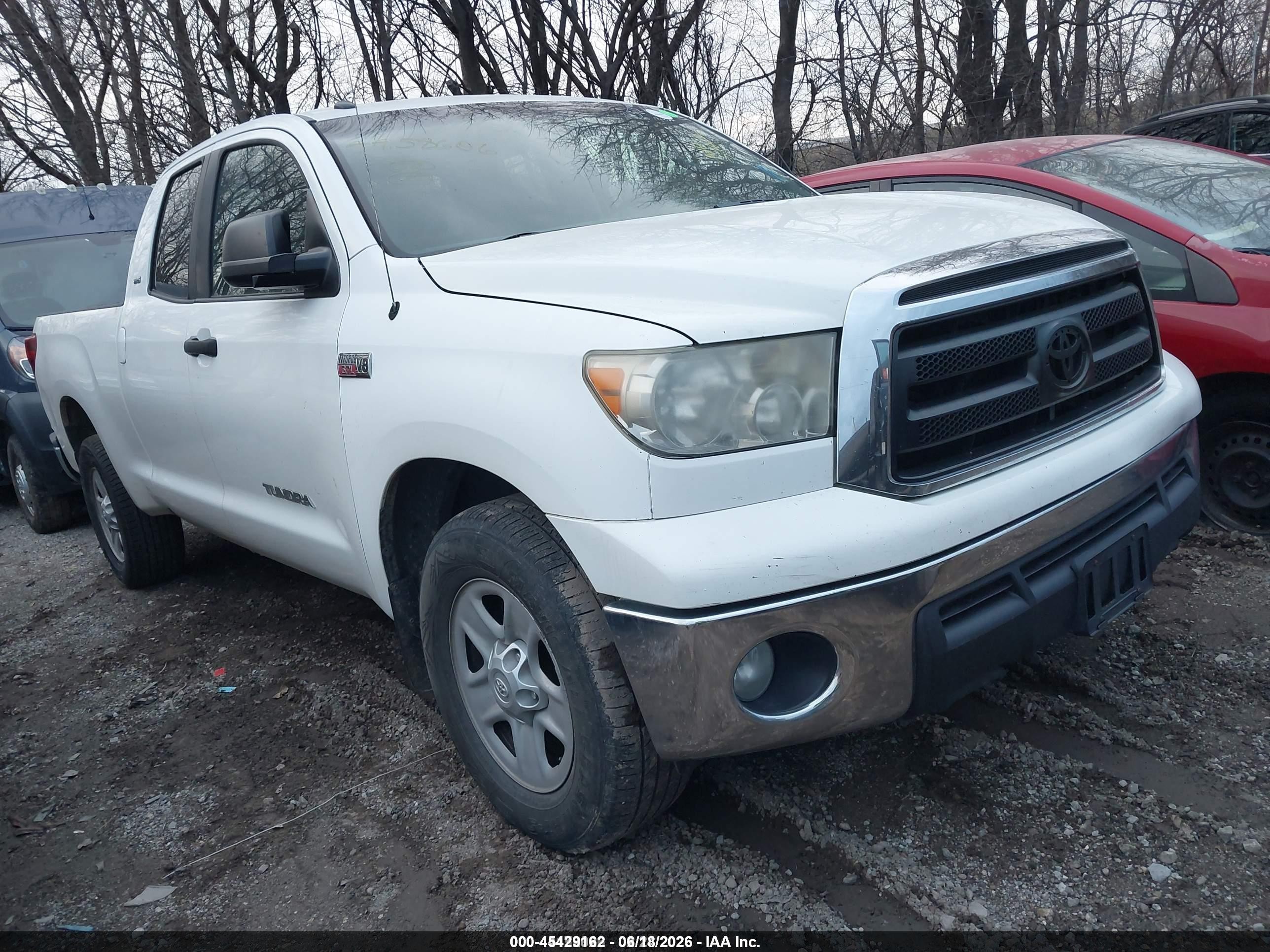2011 Toyota Tundra Grade 5.7l V8 White vin: 5TFUW5F16BX189373