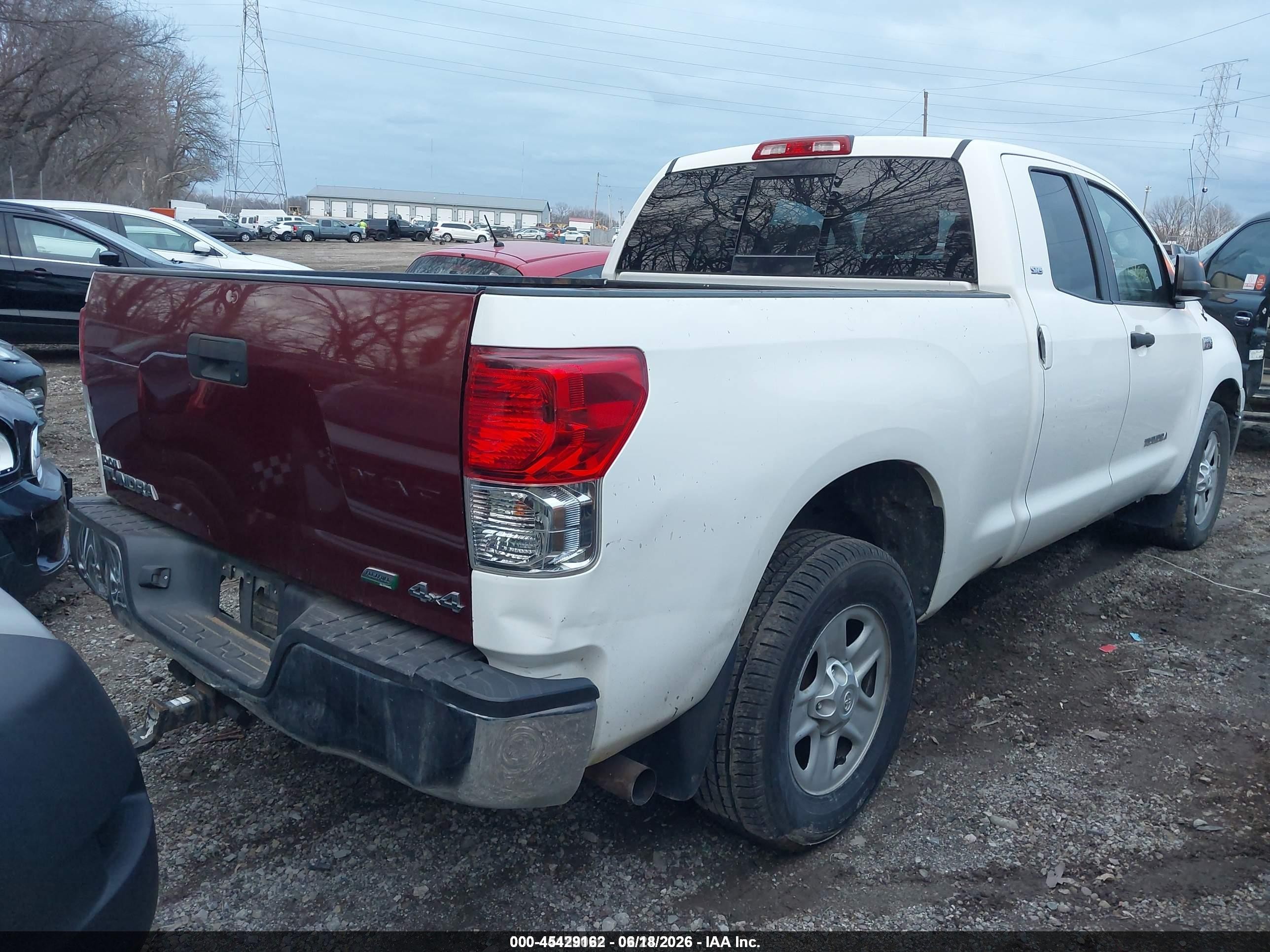 2011 Toyota Tundra Grade 5.7l V8 White vin: 5TFUW5F16BX189373