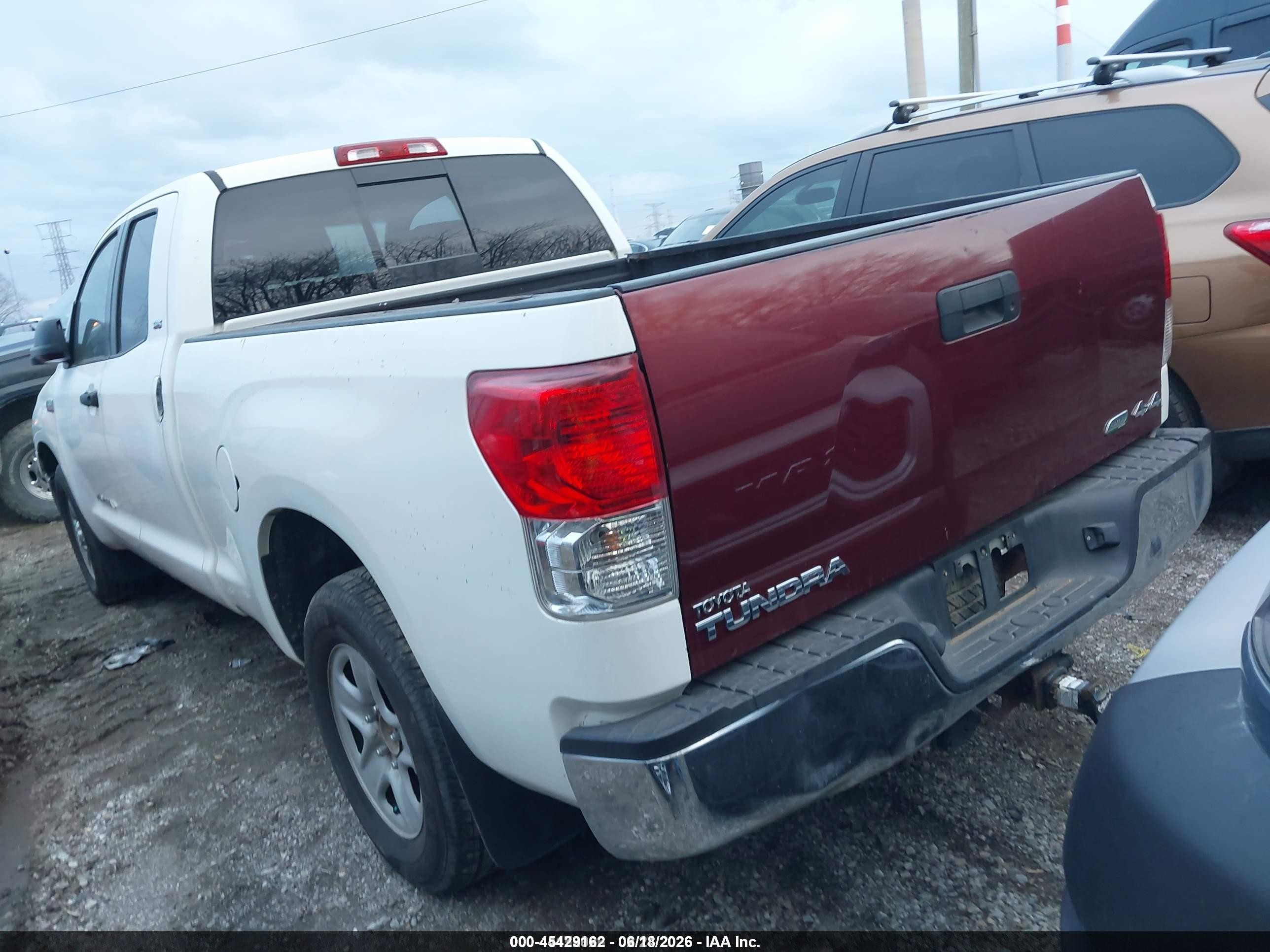 2011 Toyota Tundra Grade 5.7l V8 White vin: 5TFUW5F16BX189373