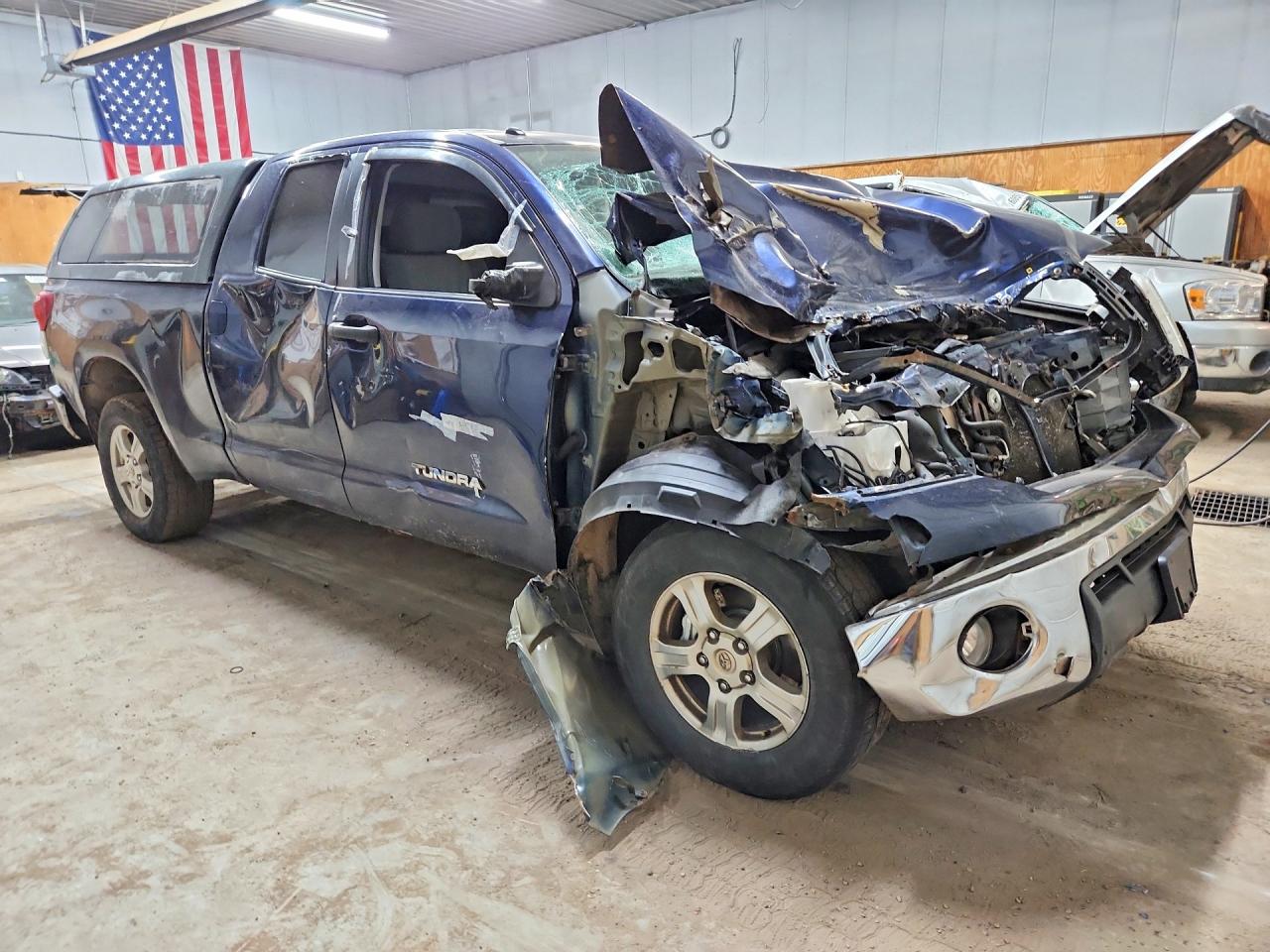 2013 Toyota Tundra Double Cab Sr5 Blue vin: 5TFUW5F16DX318344
