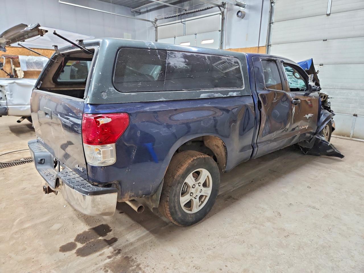 2013 Toyota Tundra Double Cab Sr5 Blue vin: 5TFUW5F16DX318344
