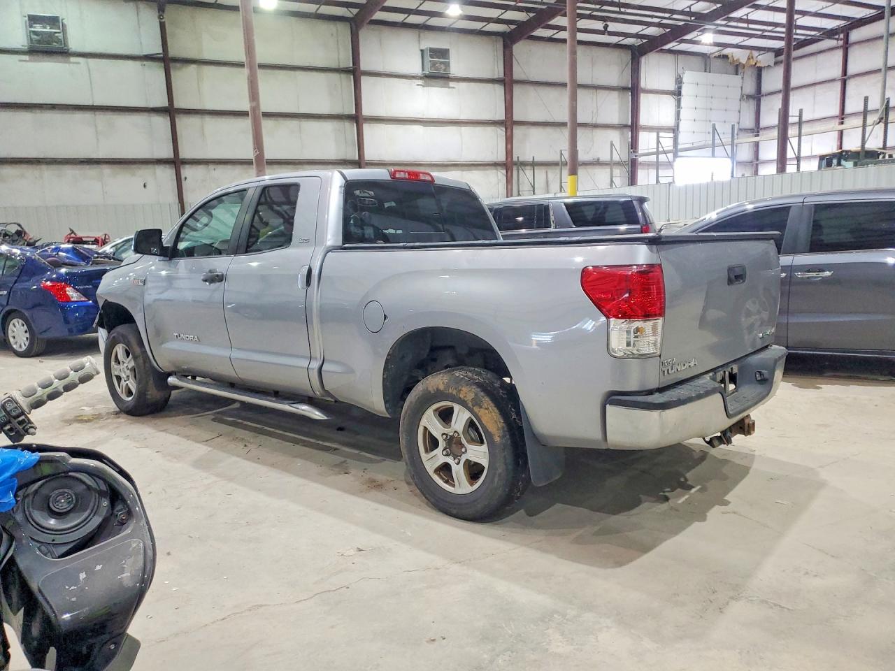 2013 Toyota Tundra Double Cab Sr5 Серебряный vin: 5TFUW5F16DX319221