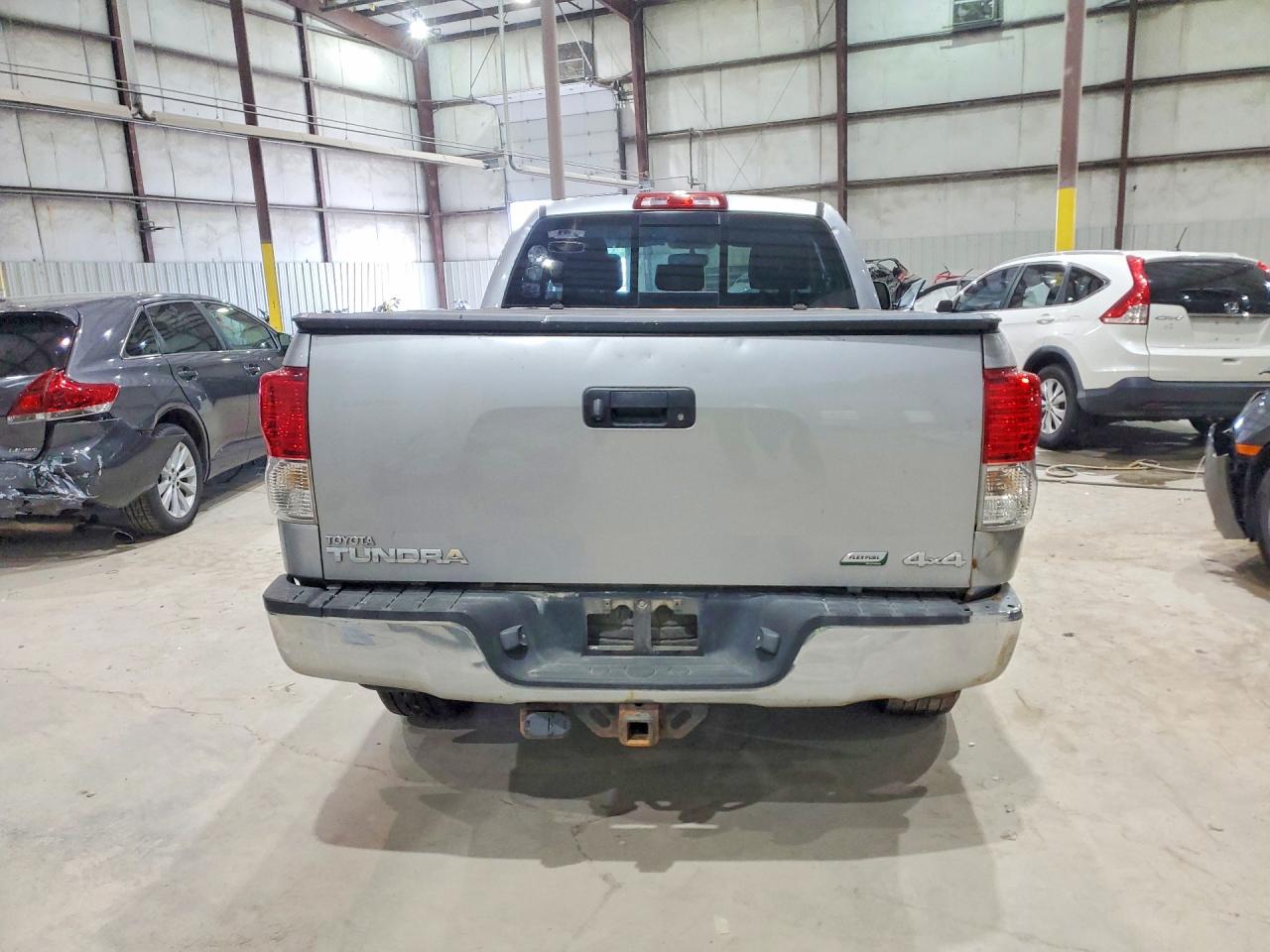 2013 Toyota Tundra Double Cab Sr5 Серебряный vin: 5TFUW5F16DX319221