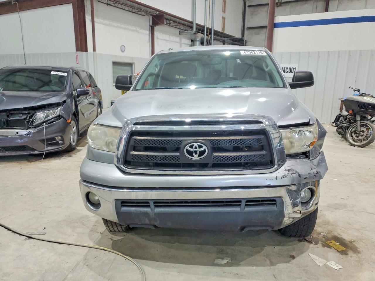 2013 Toyota Tundra Double Cab Sr5 Серебряный vin: 5TFUW5F16DX319221