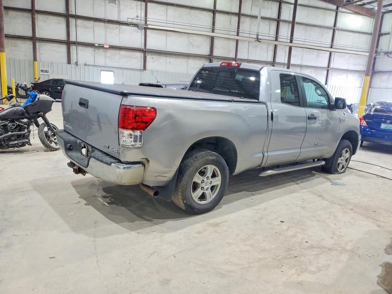 2013 Toyota Tundra Double Cab Sr5 Серебряный vin: 5TFUW5F16DX319221