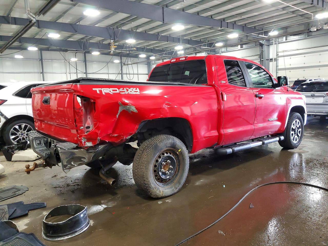 2014 Toyota Tundra Sr5 Red vin: 5TFUW5F16EX330284