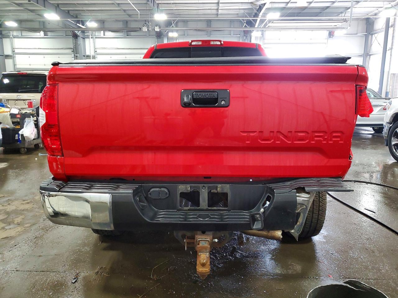2014 Toyota Tundra Sr5 Red vin: 5TFUW5F16EX330284