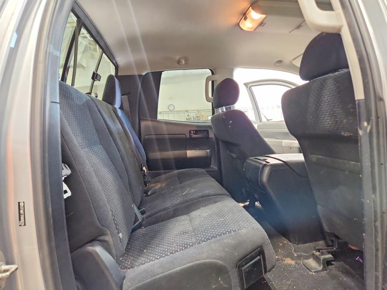 2010 Toyota Tundra Double Cab Sr5 Silver vin: 5TFUW5F17AX096294