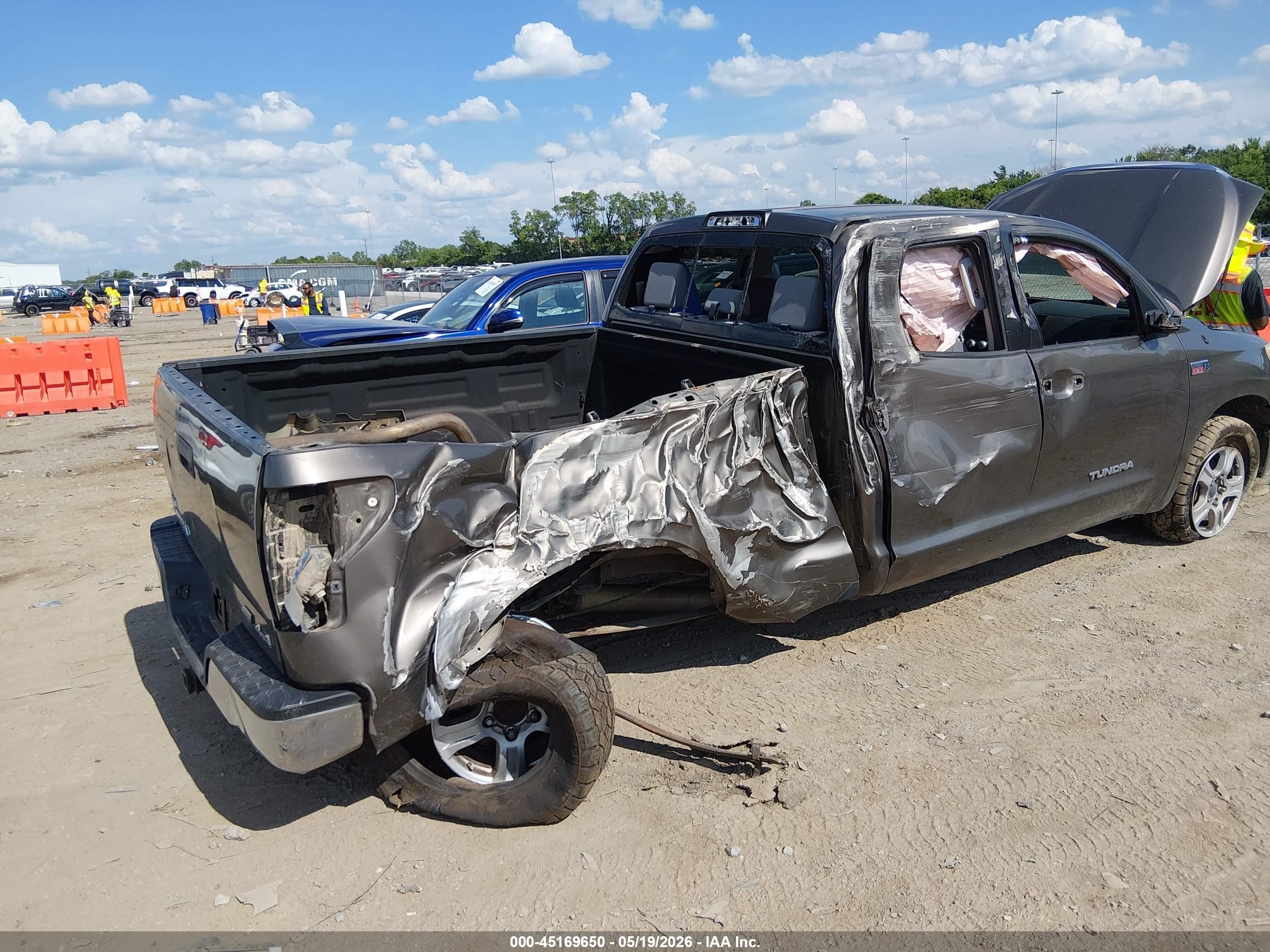 2010 Toyota Tundra Grade 5.7l V8 Gold vin: 5TFUW5F17AX125843