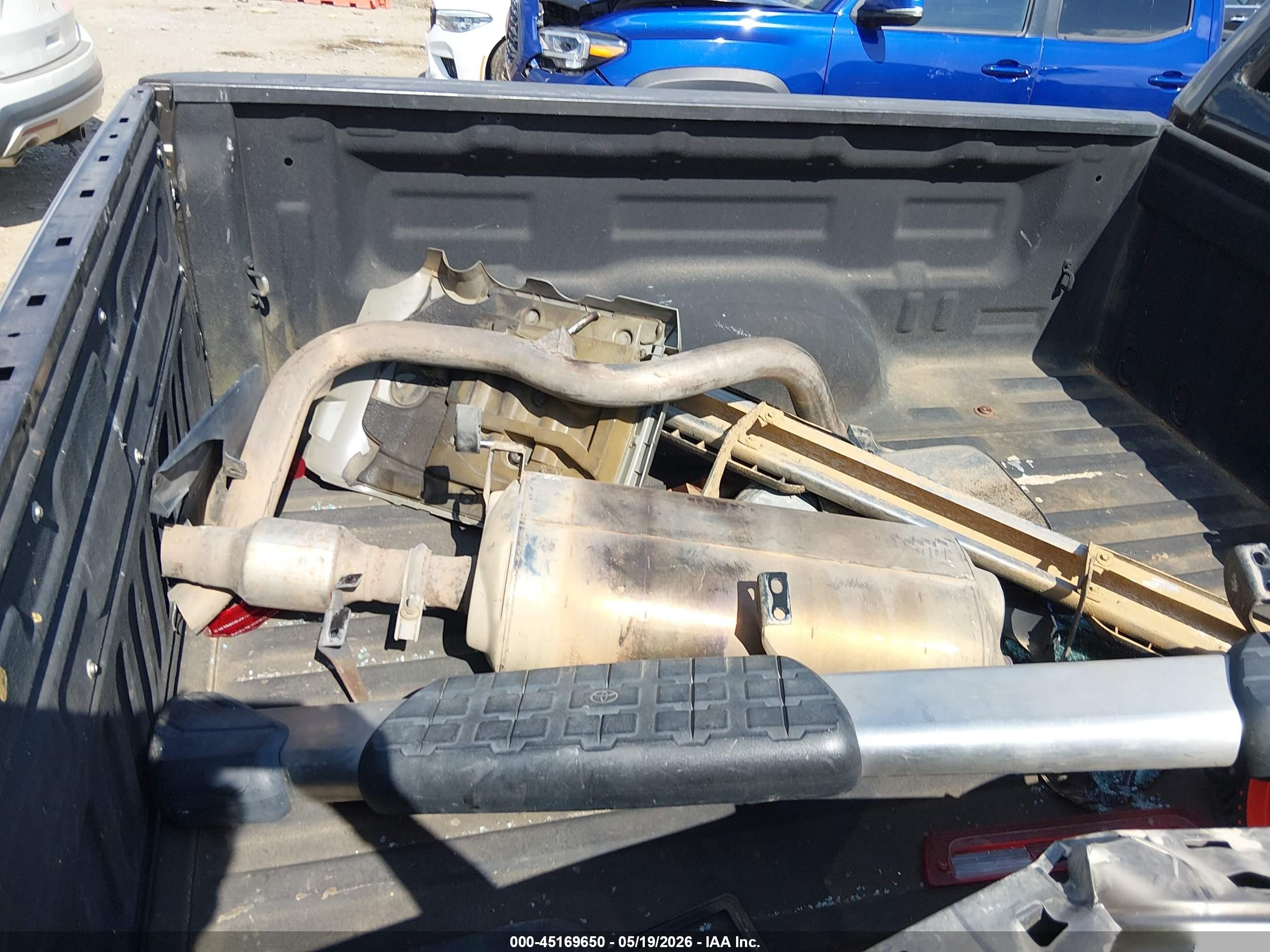 2010 Toyota Tundra Grade 5.7l V8 Gold vin: 5TFUW5F17AX125843