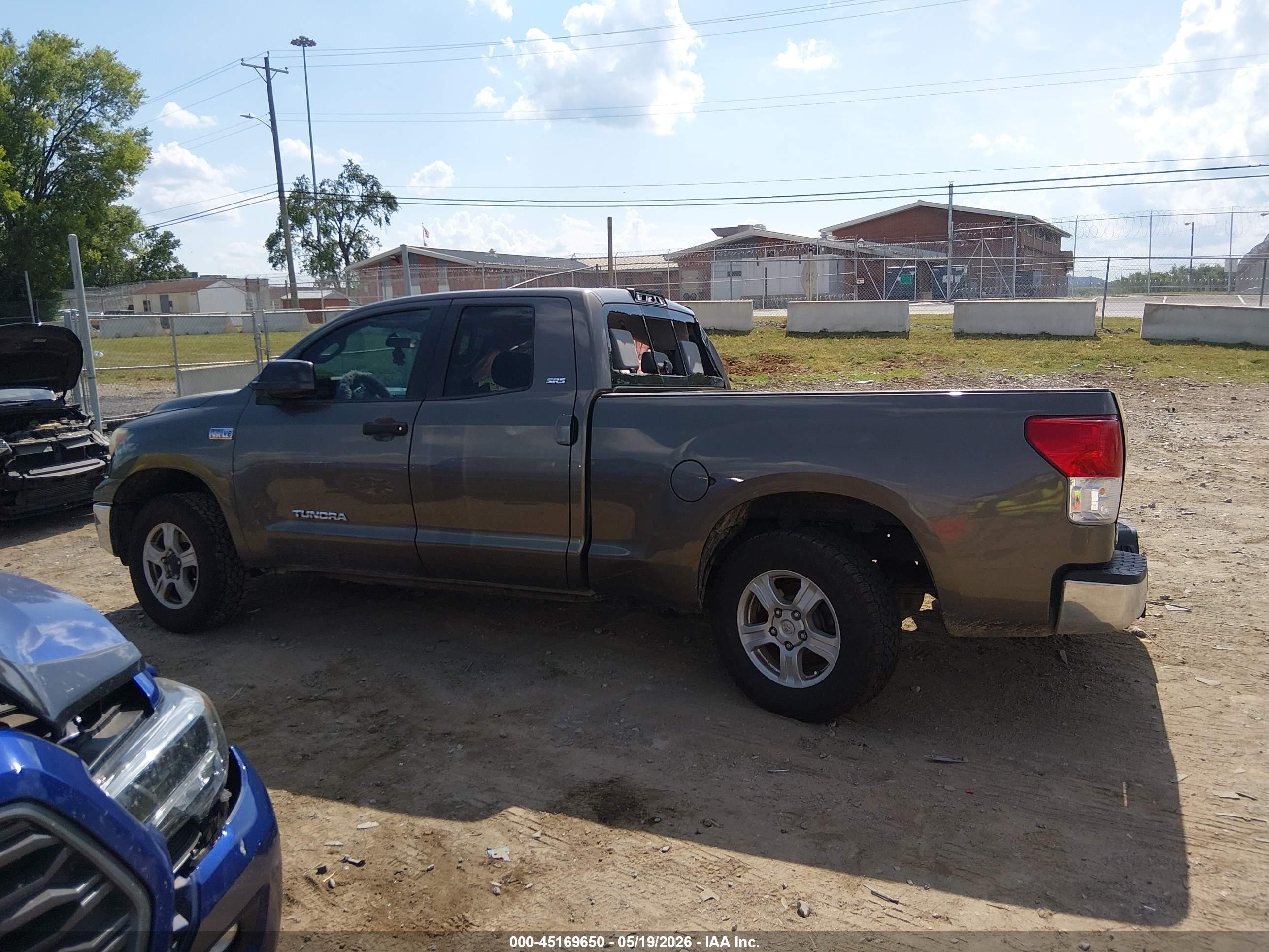 2010 Toyota Tundra Grade 5.7l V8 Gold vin: 5TFUW5F17AX125843