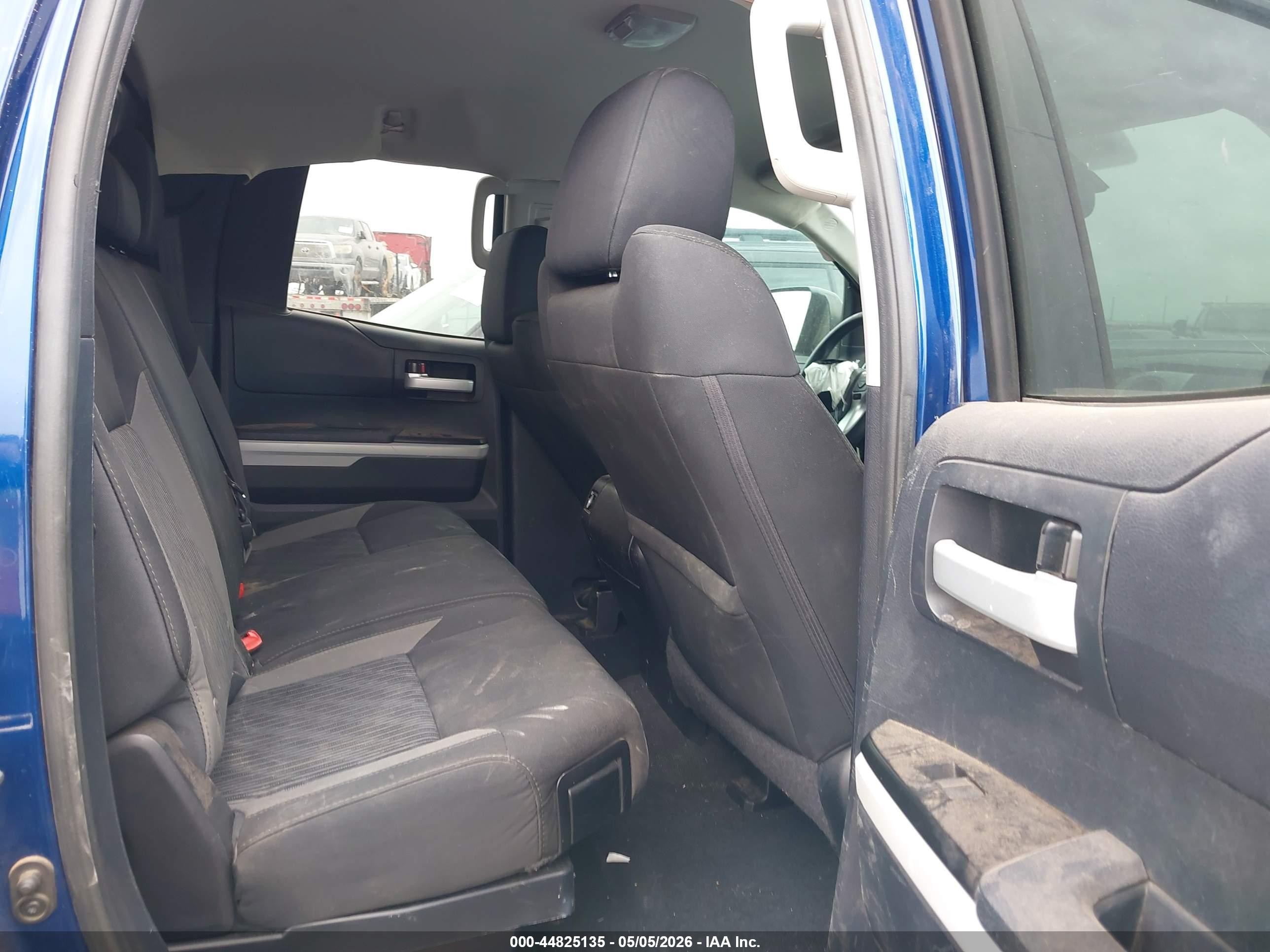 2015 Toyota Tundra Sr5 5.7l V8 Dark Blue vin: 5TFUW5F17FX417225