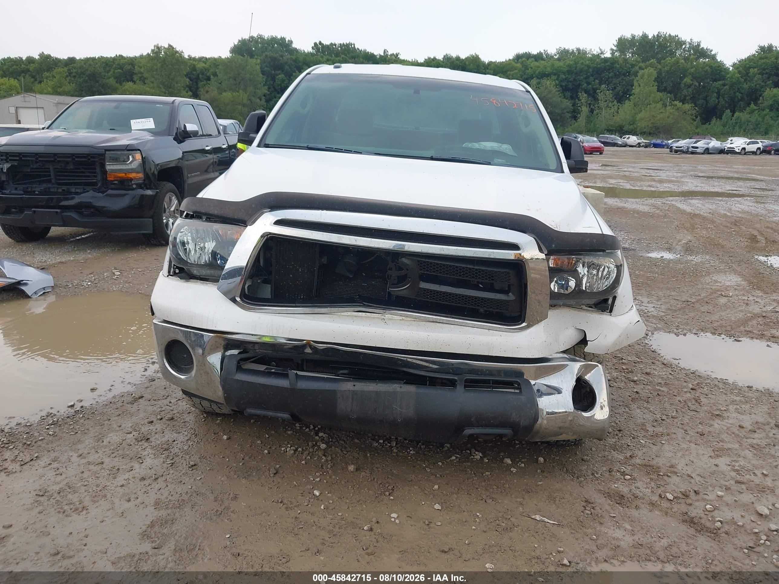 2010 Toyota Tundra Grade 5.7l V8 White vin: 5TFUW5F18AX094778