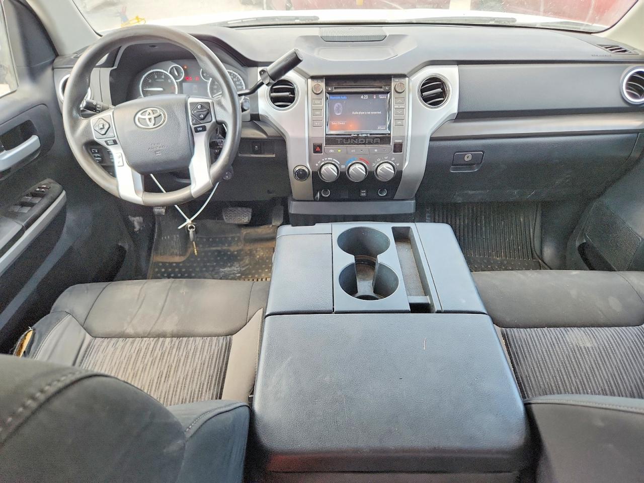 2014 Toyota Tundra Sr5 White vin: 5TFUW5F18EX356093