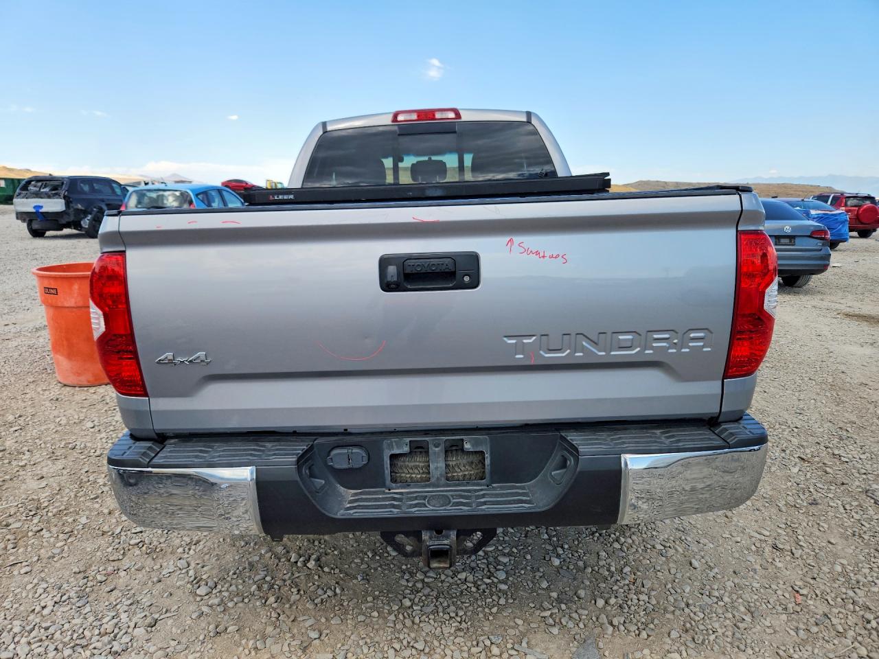2015 Toyota Tundra Sr5 Silver vin: 5TFUW5F18FX461153
