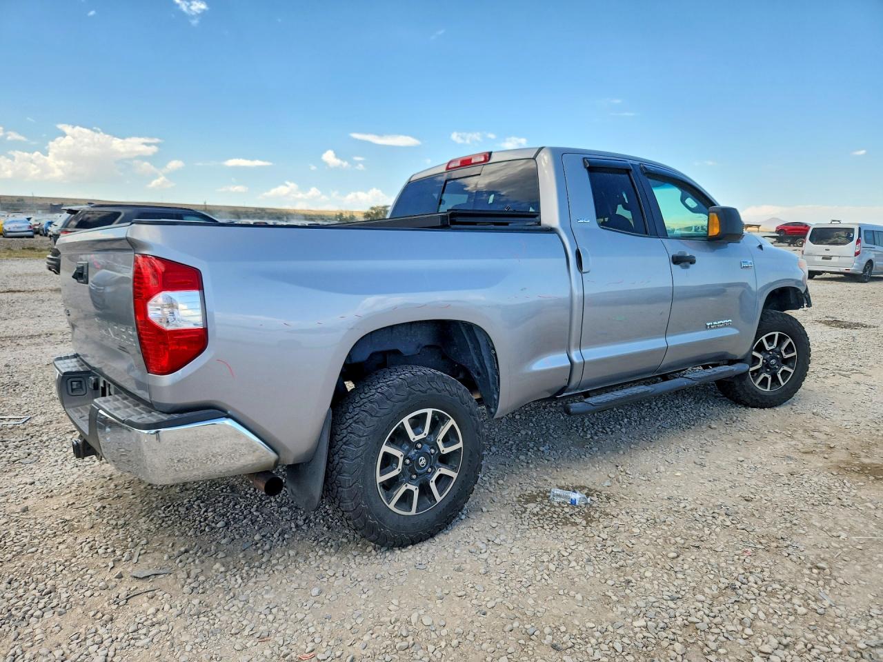 2015 Toyota Tundra Sr5 Silver vin: 5TFUW5F18FX461153
