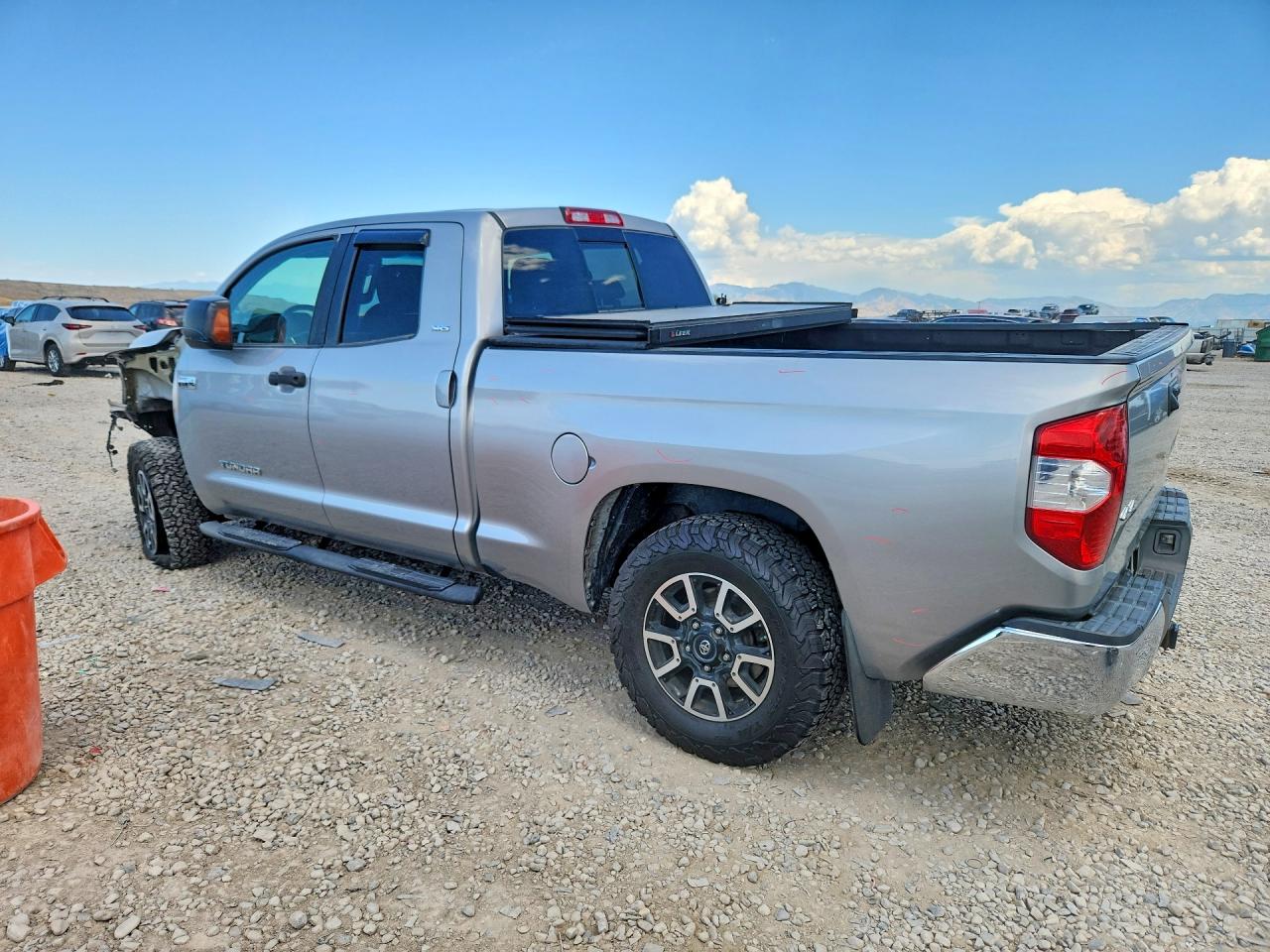2015 Toyota Tundra Sr5 Silver vin: 5TFUW5F18FX461153