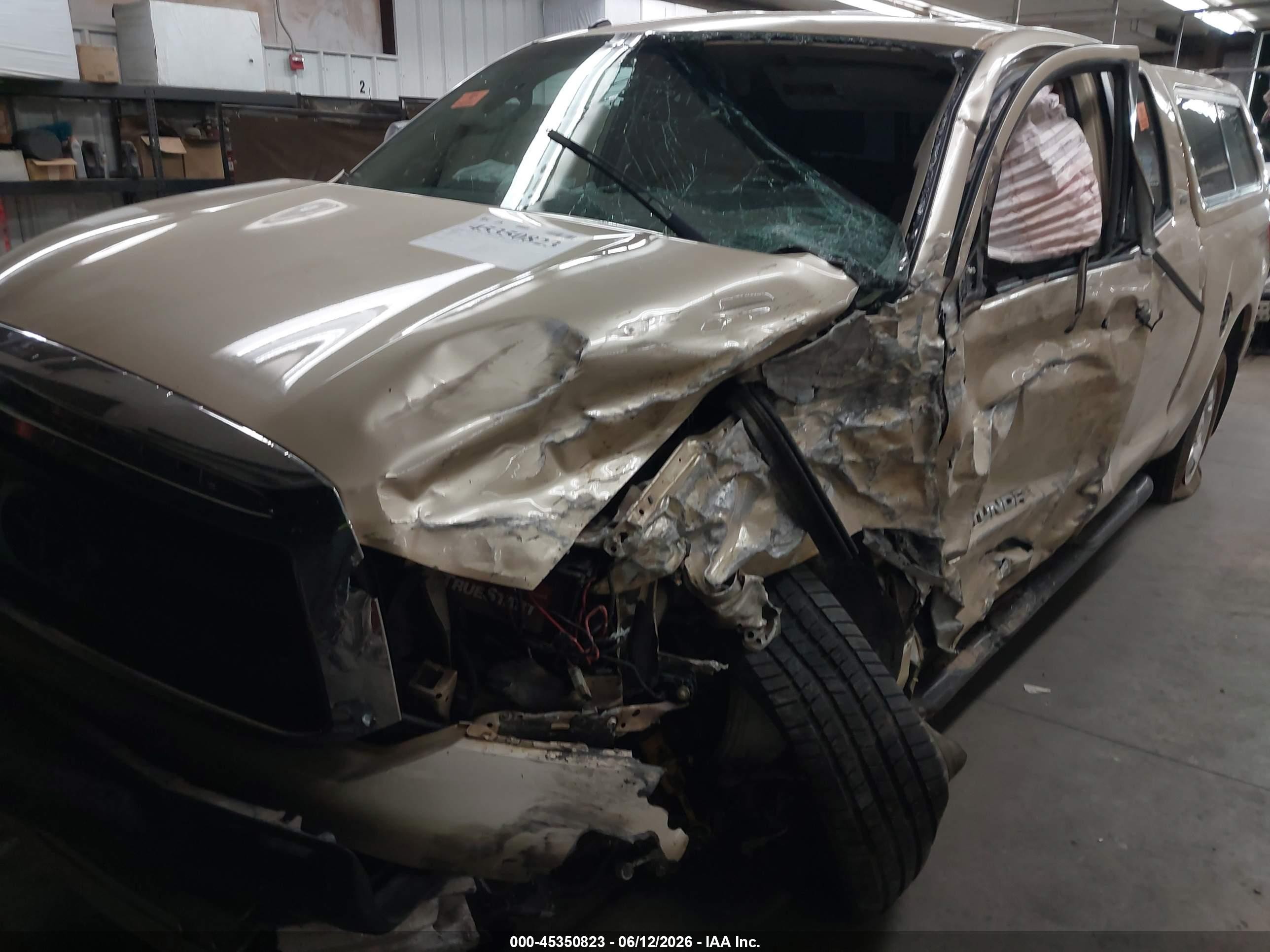 2010 Toyota Tundra Grade 5.7l V8 Tan vin: 5TFUW5F19AX116612