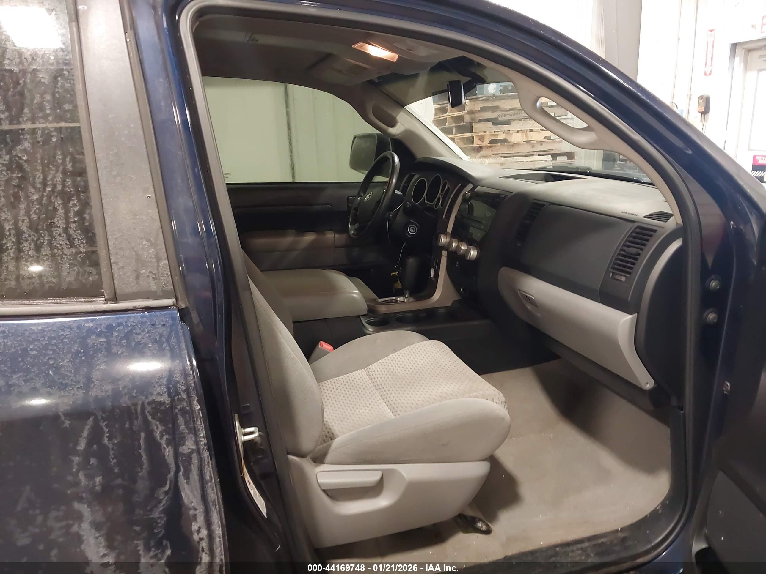 2010 Toyota Tundra Grade 5.7l V8 Синий vin: 5TFUW5F19AX127898
