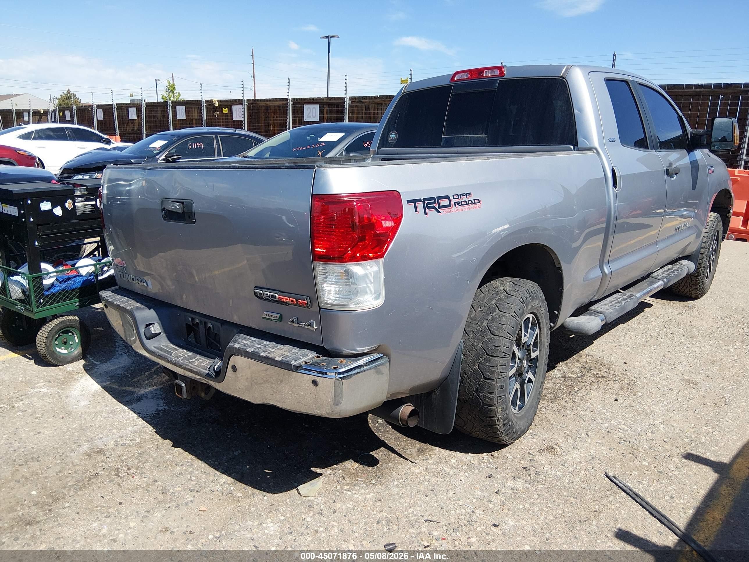2010 Toyota Tundra Grade 5.7l V8 Серебряный vin: 5TFUW5F19AX141817