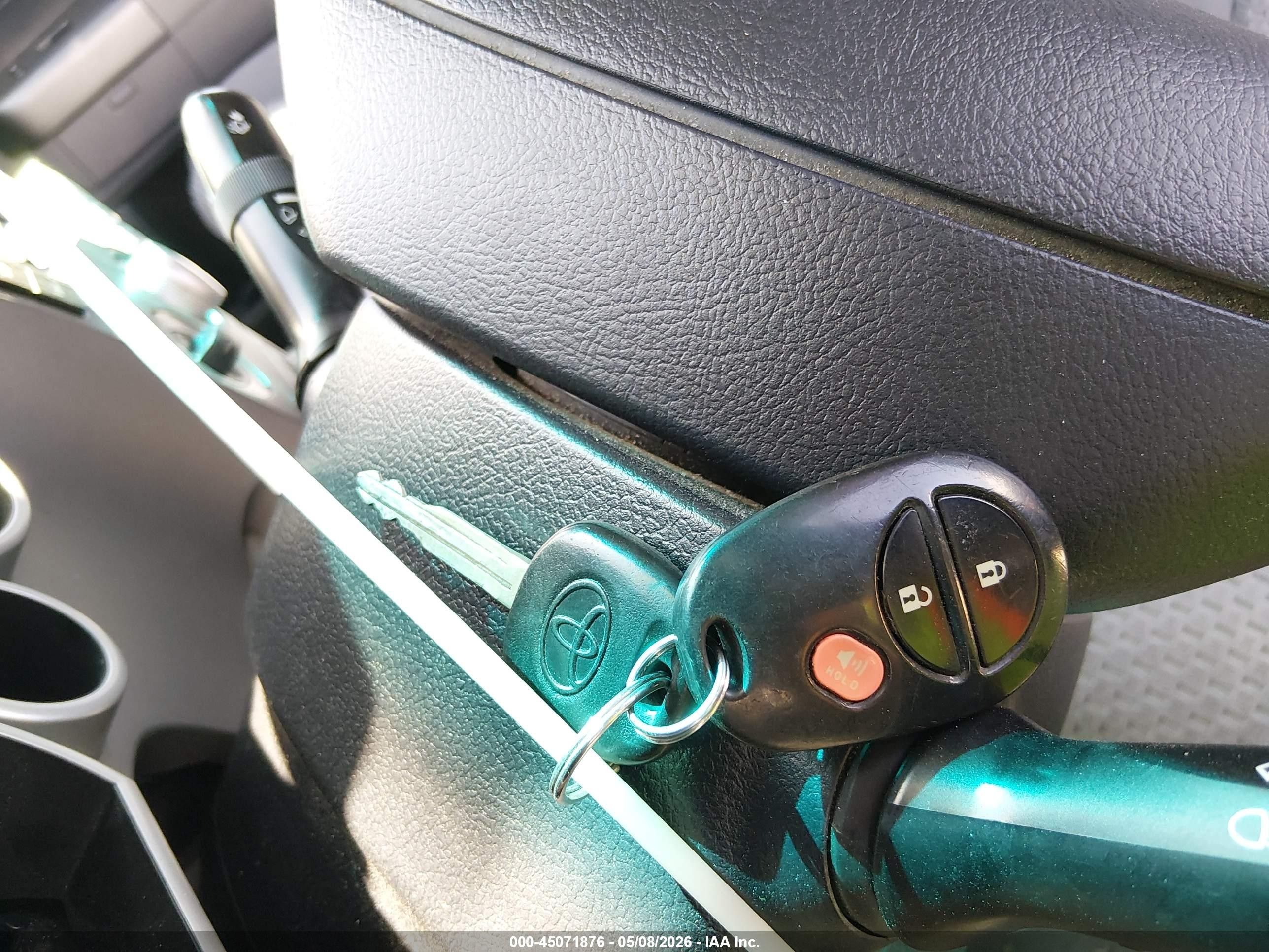 2010 Toyota Tundra Grade 5.7l V8 Серебряный vin: 5TFUW5F19AX141817