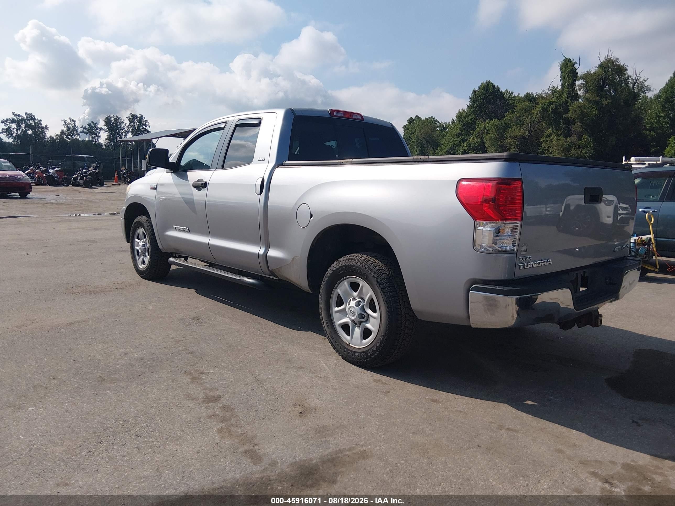 2011 Toyota Tundra Grade 5.7l V8 Silver vin: 5TFUW5F19BX161700