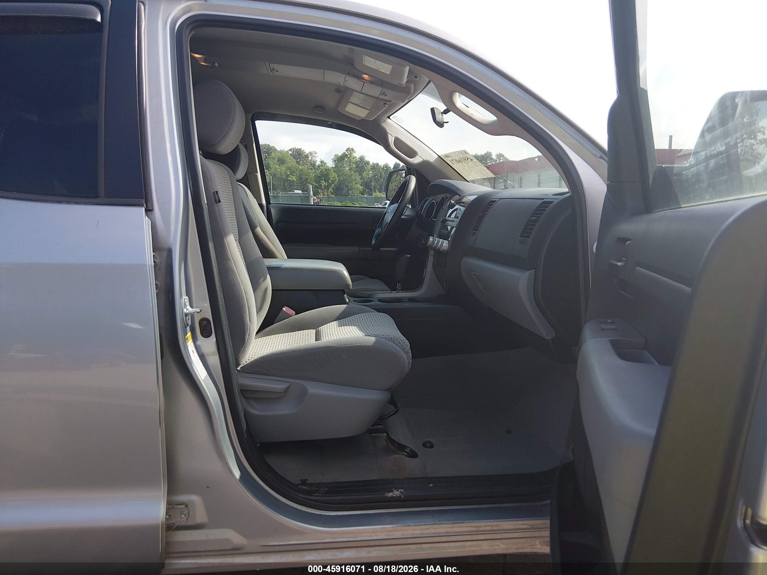 2011 Toyota Tundra Grade 5.7l V8 Silver vin: 5TFUW5F19BX161700