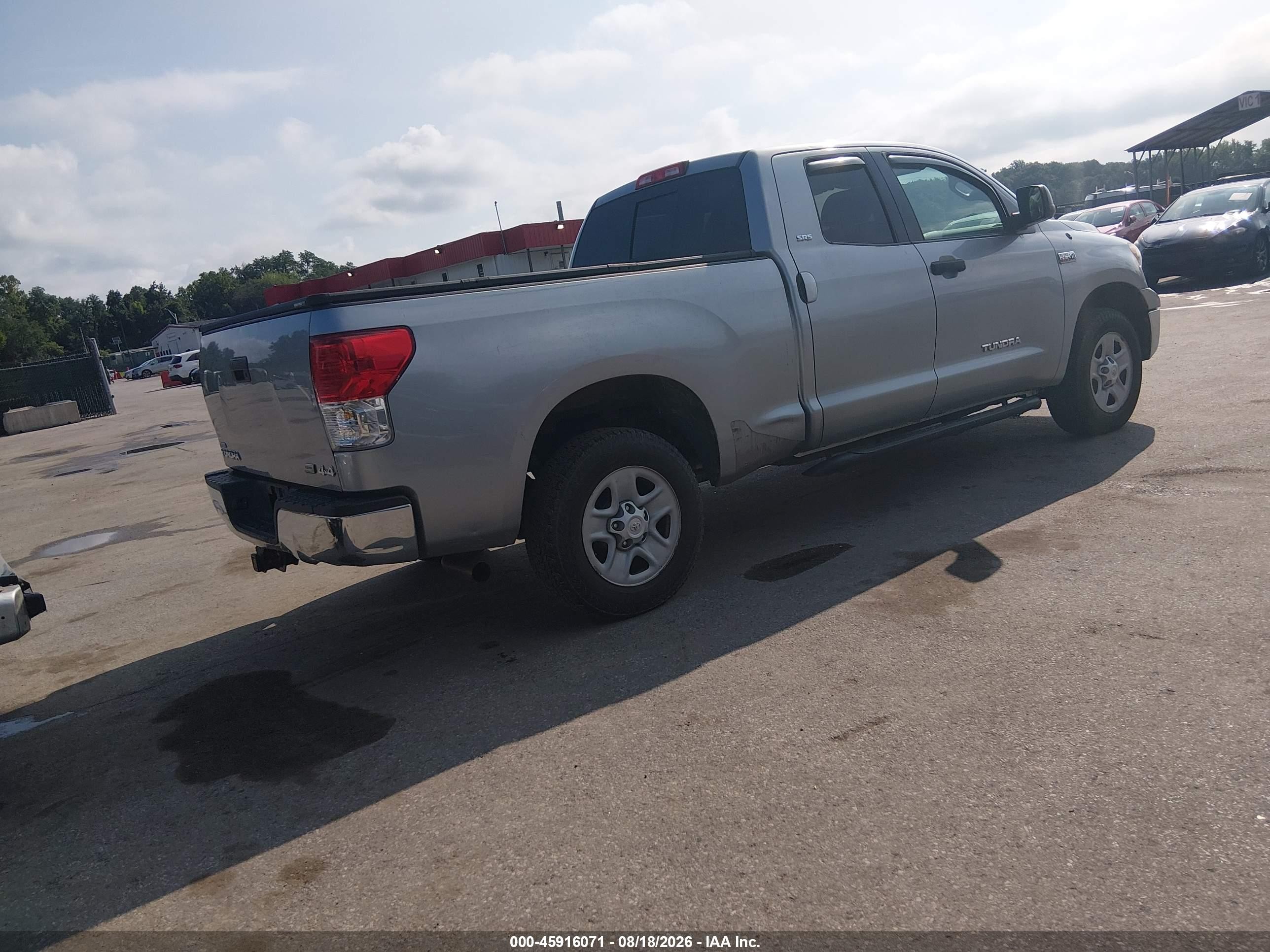 2011 Toyota Tundra Grade 5.7l V8 Silver vin: 5TFUW5F19BX161700