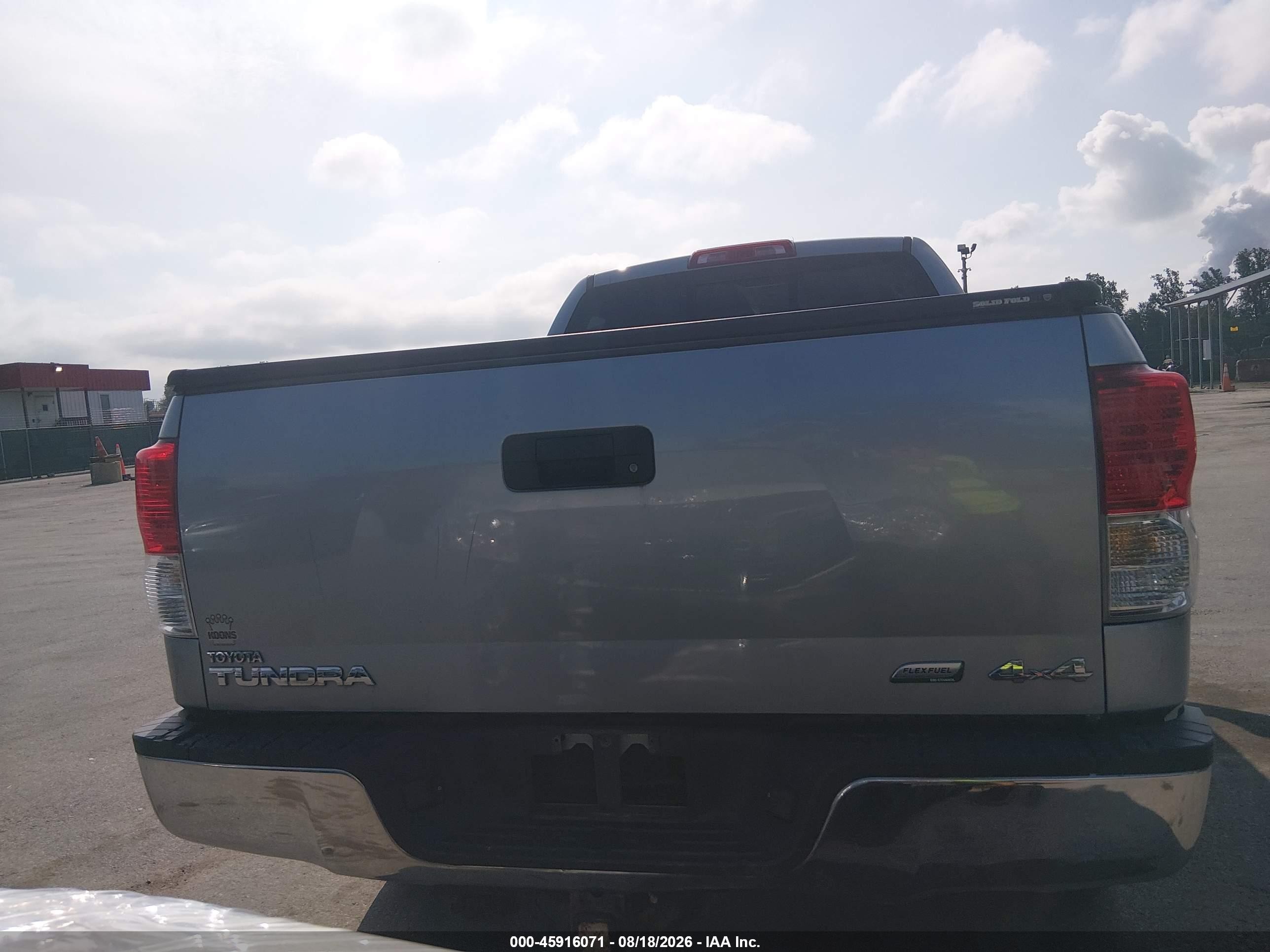 2011 Toyota Tundra Grade 5.7l V8 Silver vin: 5TFUW5F19BX161700