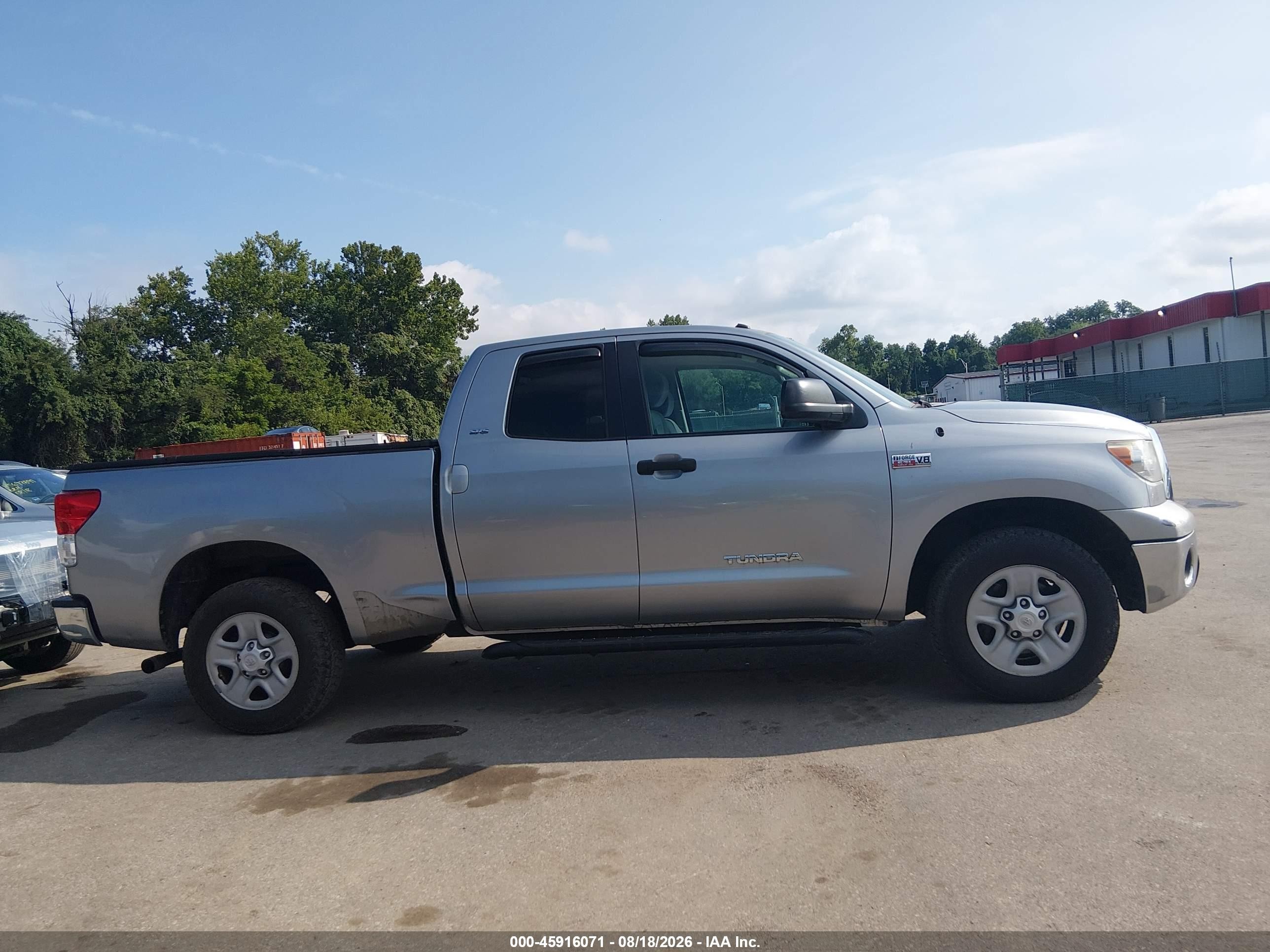 2011 Toyota Tundra Grade 5.7l V8 Silver vin: 5TFUW5F19BX161700