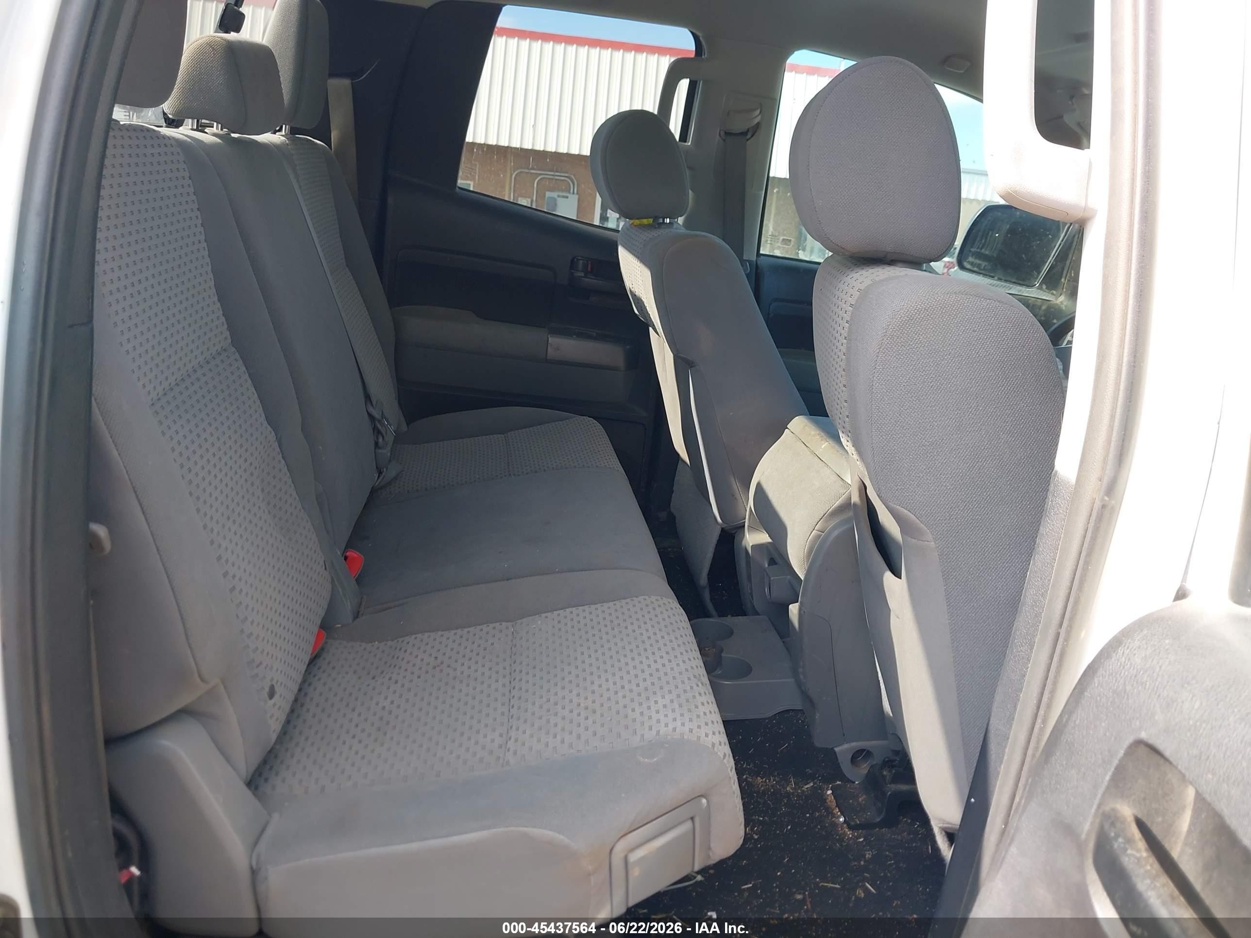 2012 Toyota Tundra Grade 5.7l V8 Белый vin: 5TFUW5F19CX263175
