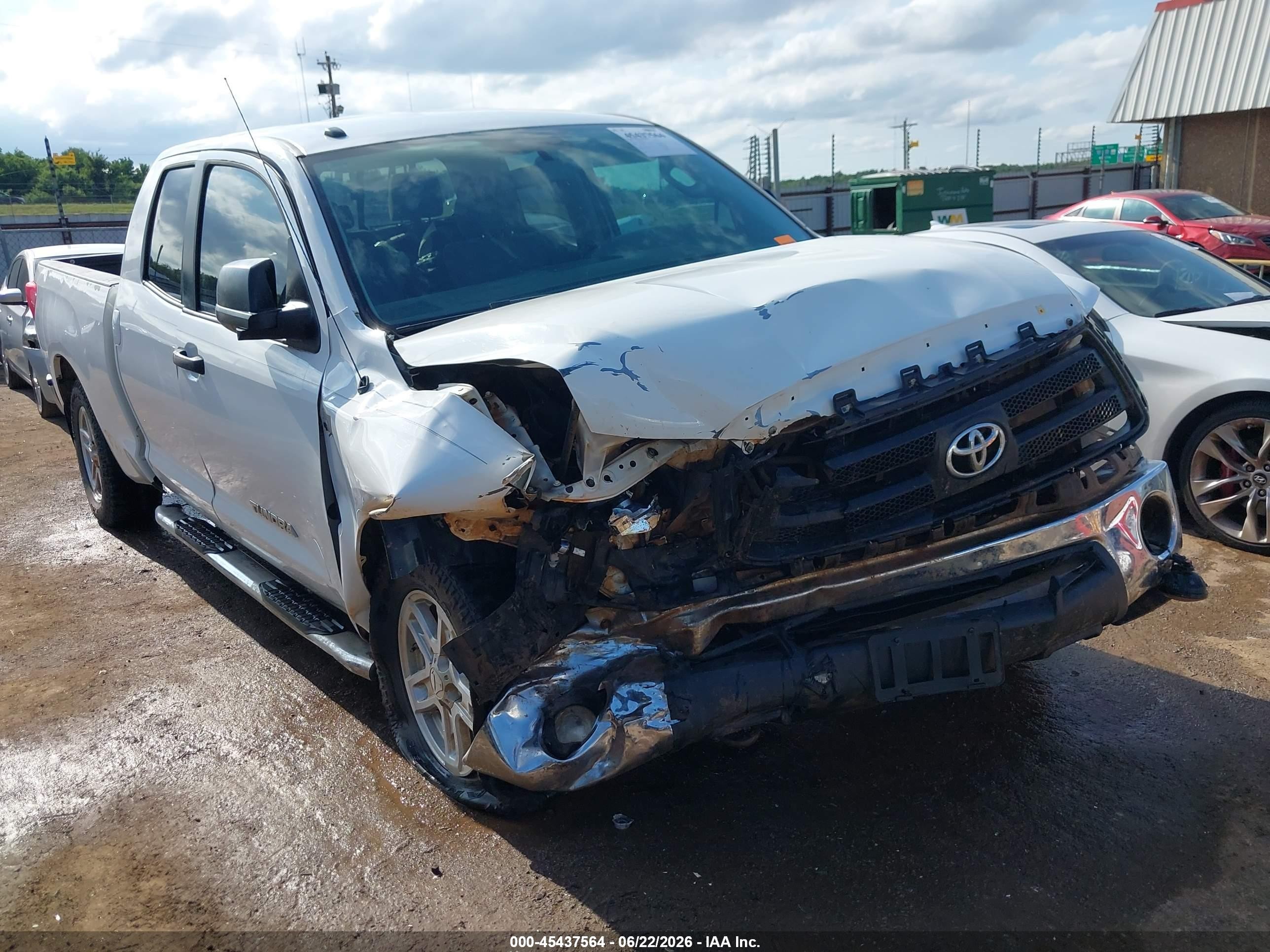 2012 Toyota Tundra Grade 5.7l V8 White vin: 5TFUW5F19CX263175
