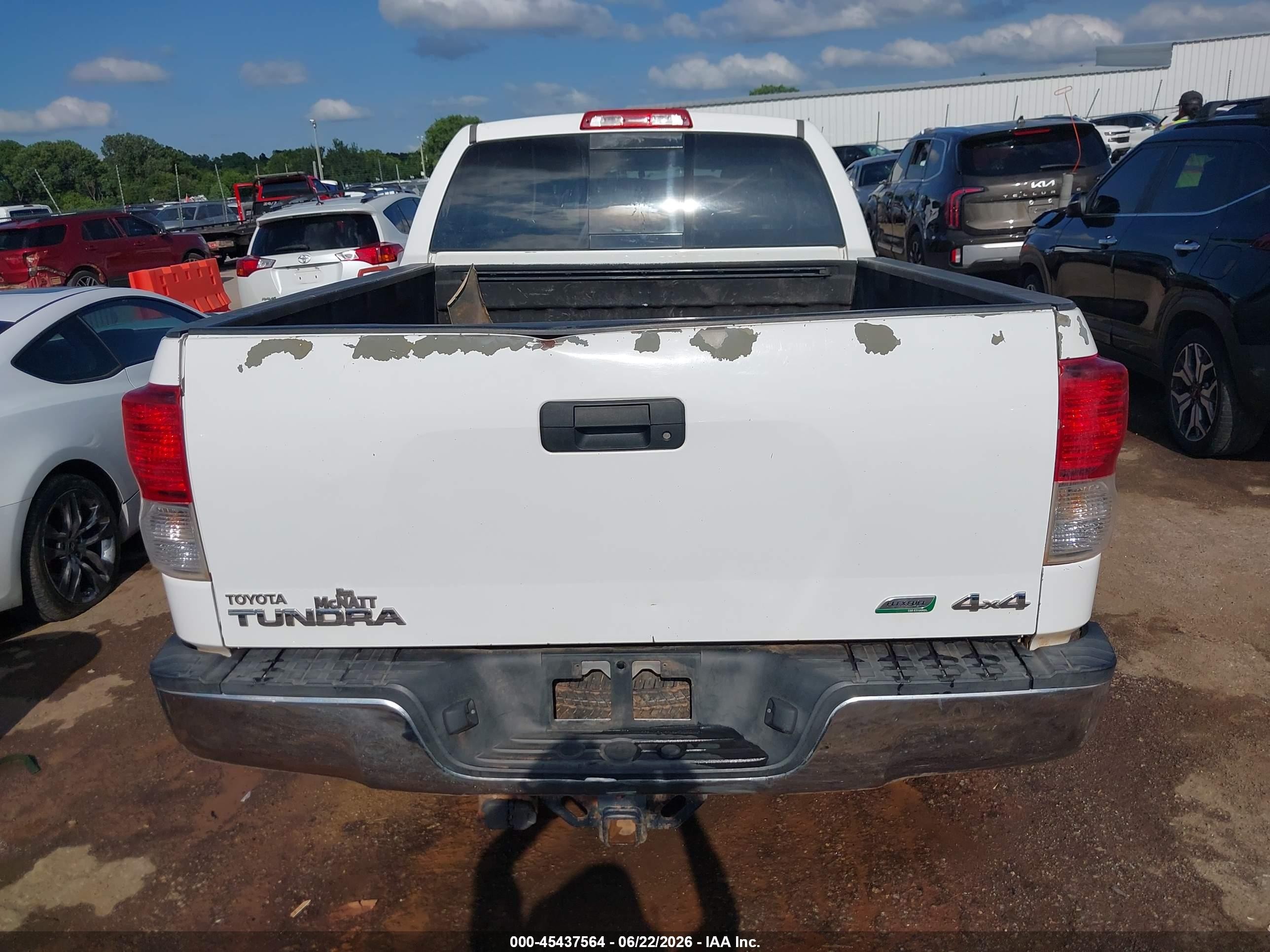 2012 Toyota Tundra Grade 5.7l V8 Белый vin: 5TFUW5F19CX263175
