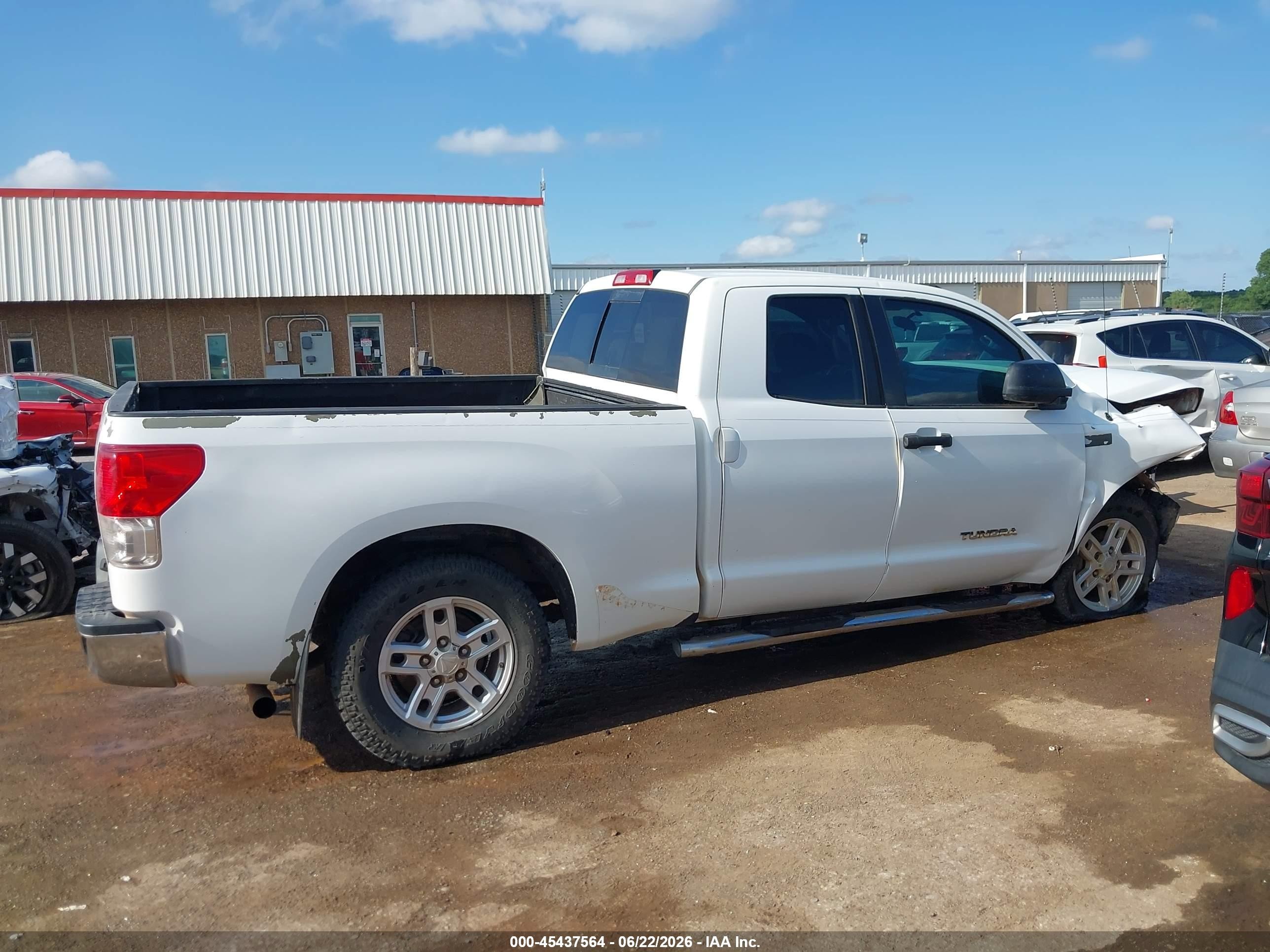 2012 Toyota Tundra Grade 5.7l V8 Белый vin: 5TFUW5F19CX263175