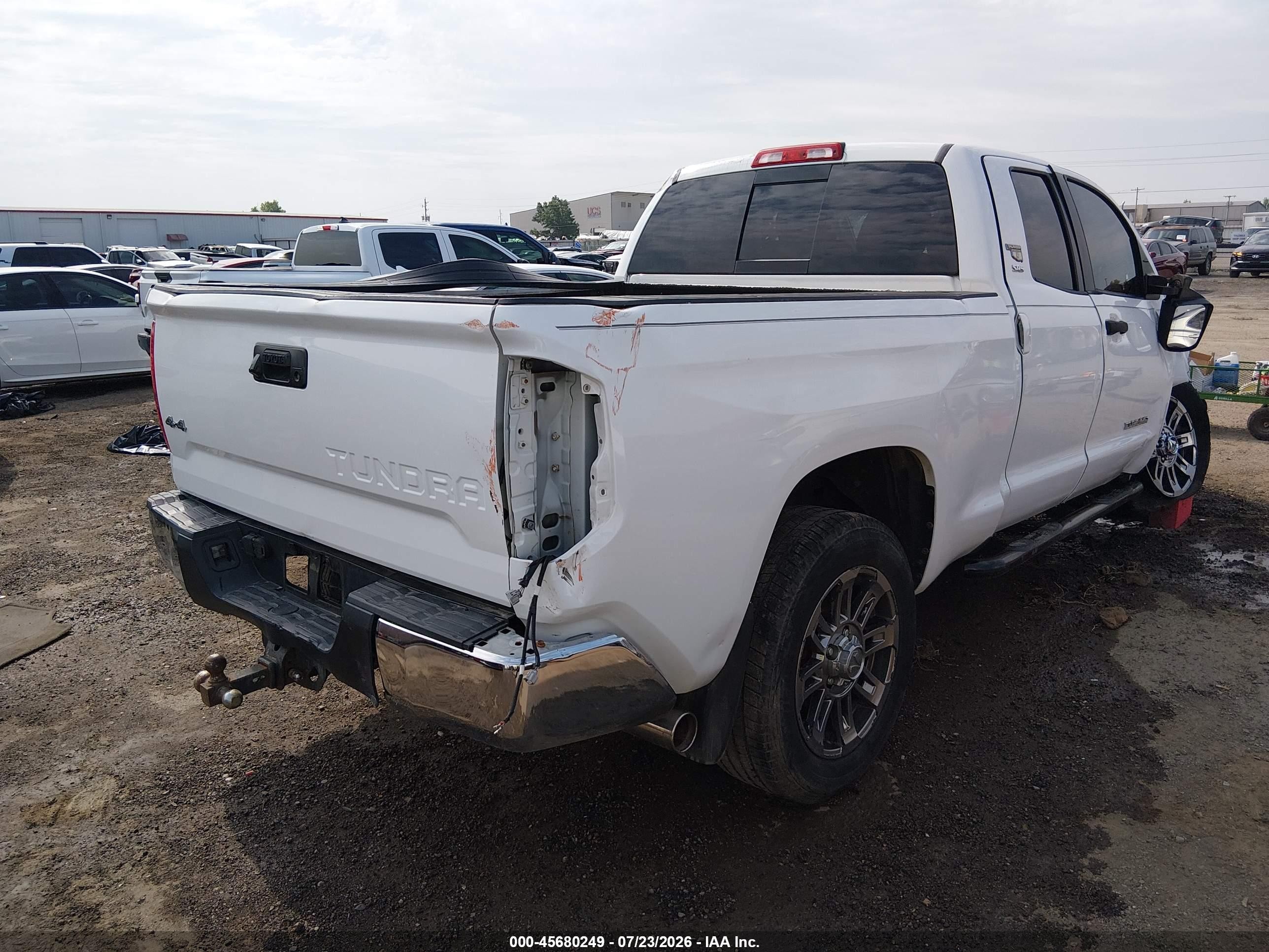 2014 Toyota Tundra Sr5 5.7l V8 White vin: 5TFUW5F19EX336869