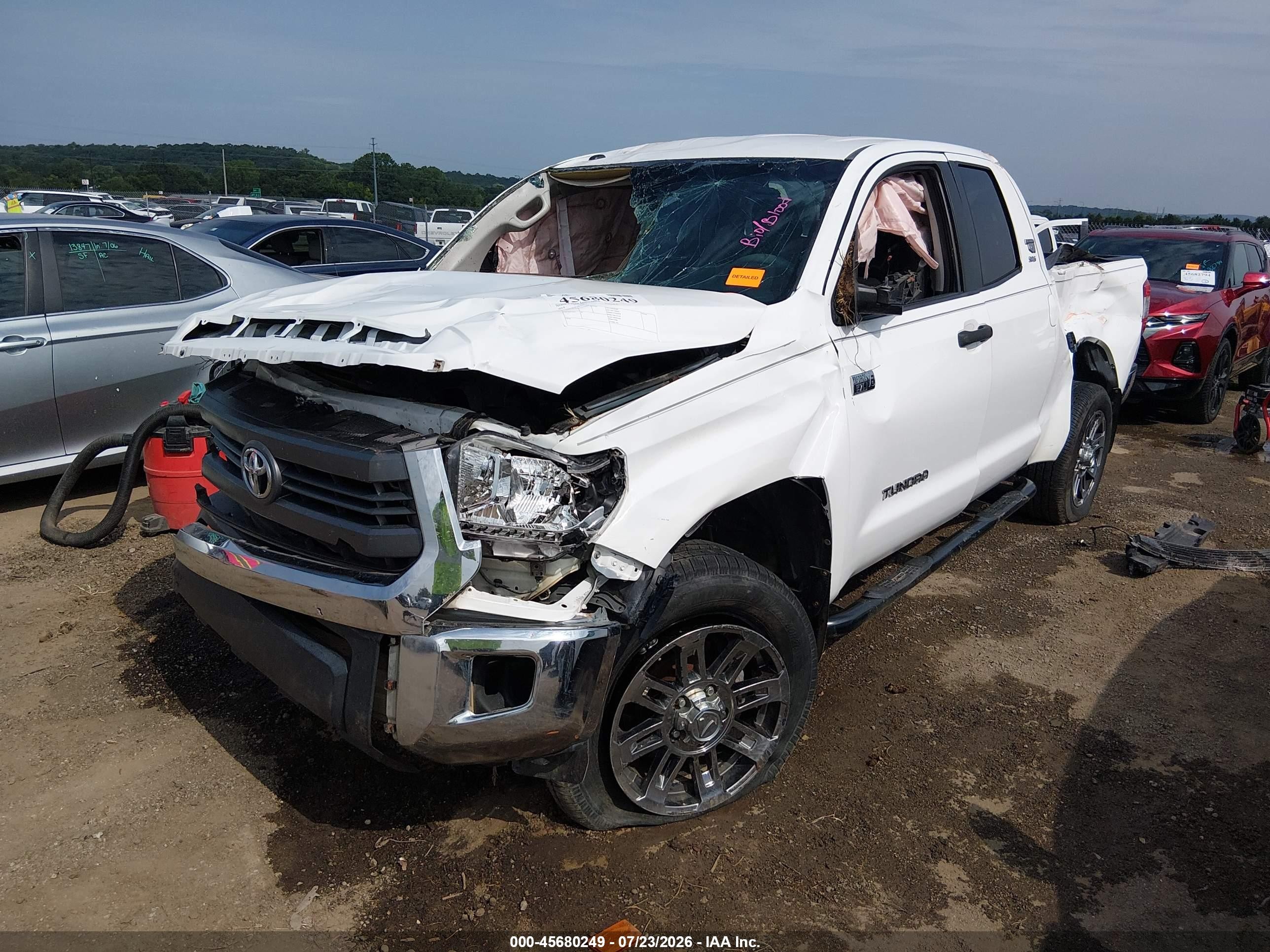 2014 Toyota Tundra Sr5 5.7l V8 White vin: 5TFUW5F19EX336869
