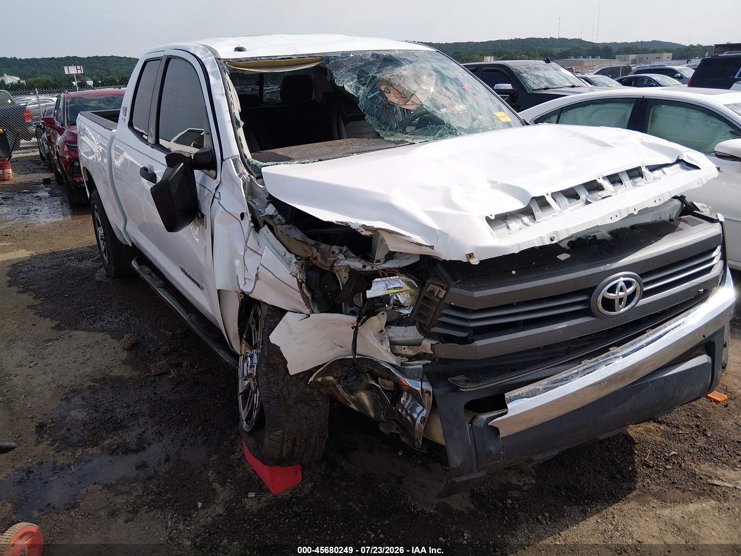 2014 Toyota Tundra Sr5 5.7l V8 White vin: 5TFUW5F19EX336869